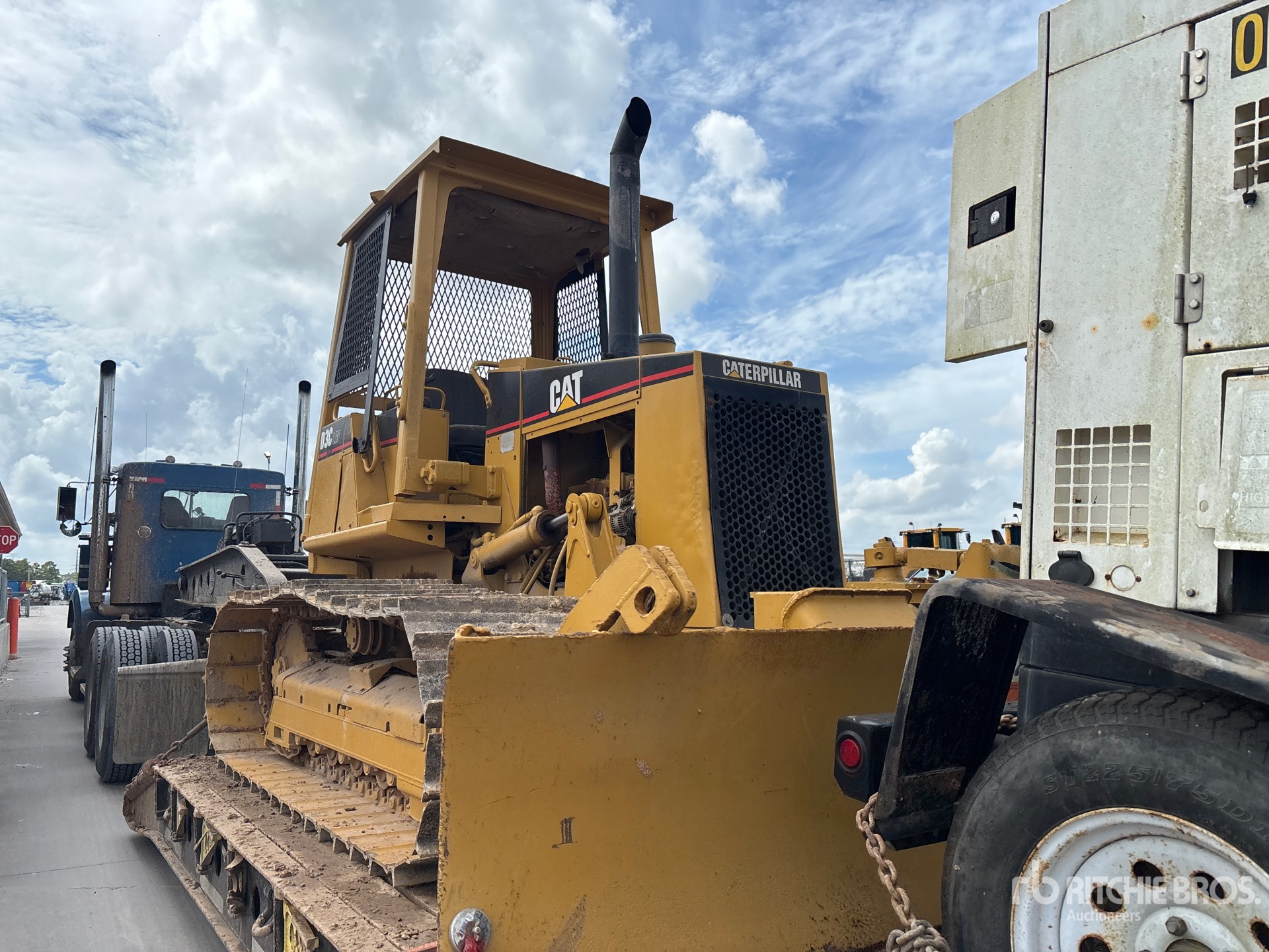 1998 Caterpillar D3C LGP