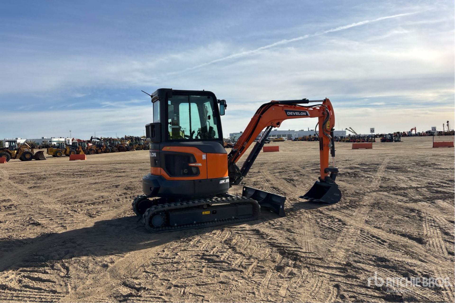 2023 Develon DX35Z-7