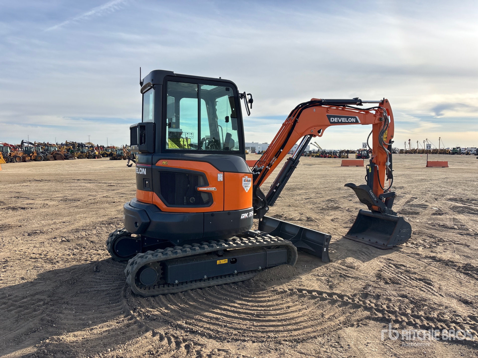 2024 Develon DX35Z-7