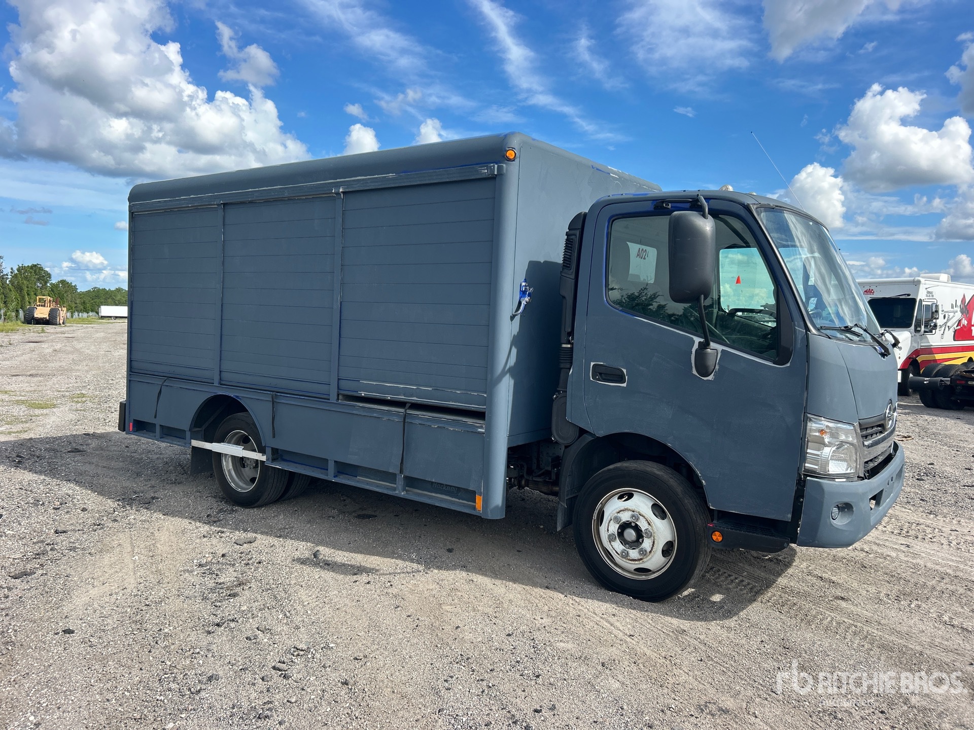 2020 Hino 195