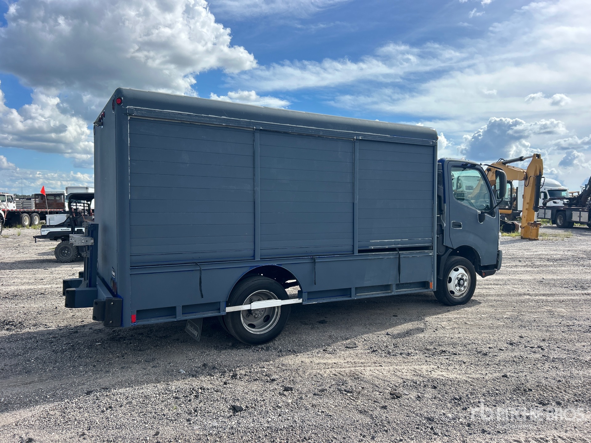 2020 Hino 195