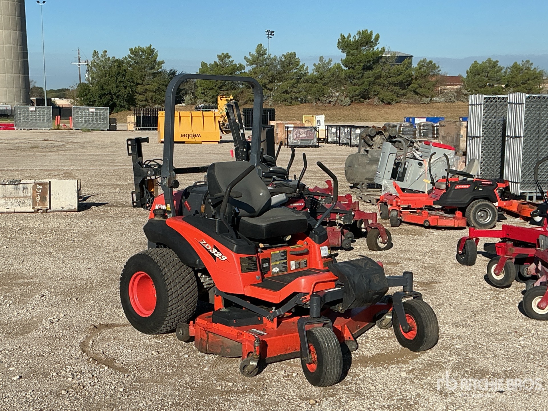 2015 Kubota ZD323