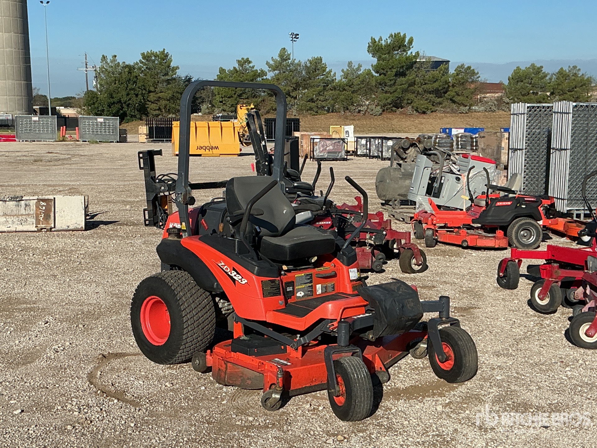 2015 Kubota ZD323