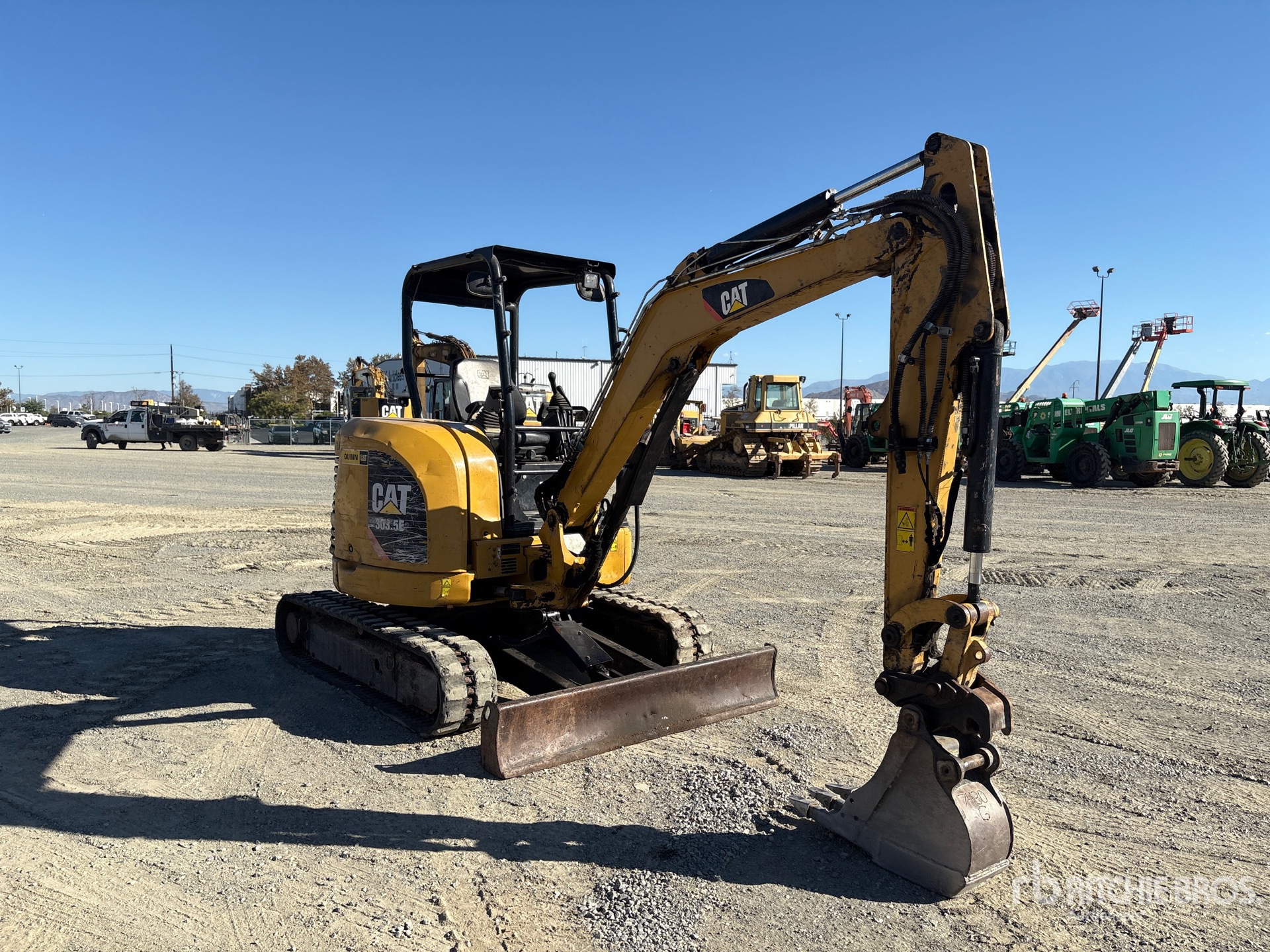 2017 Caterpillar 303.5E2