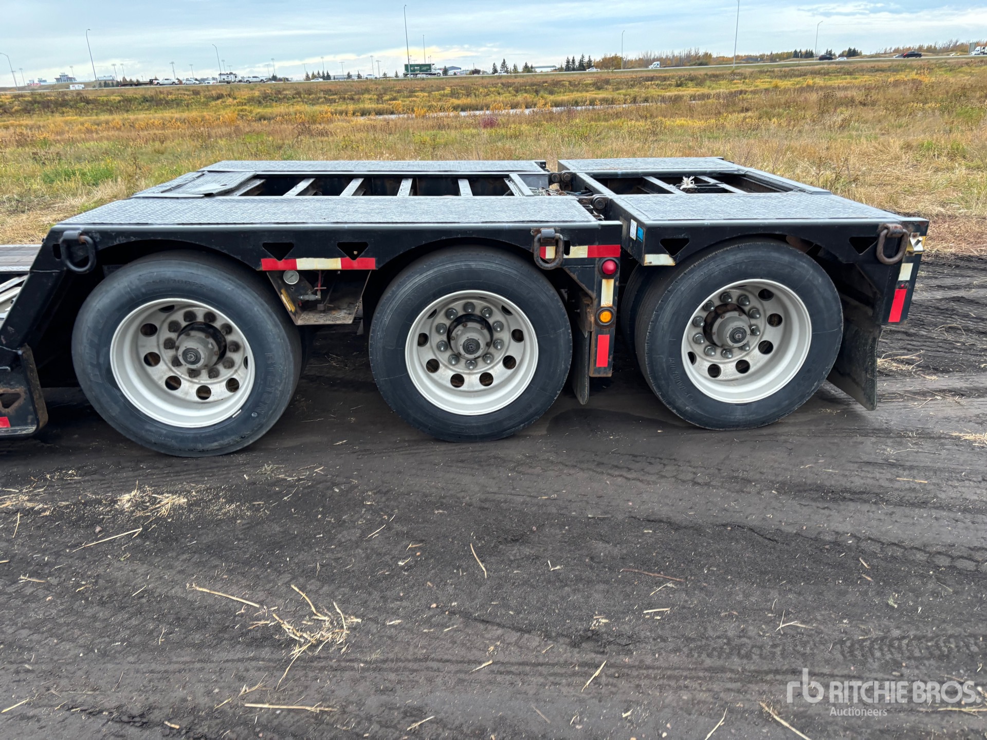 2015 BWS 35 TON T/A REMOVABLE GOOSENECK