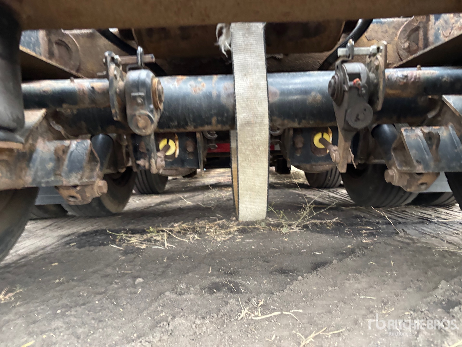 2015 BWS 35 TON T/A REMOVABLE GOOSENECK
