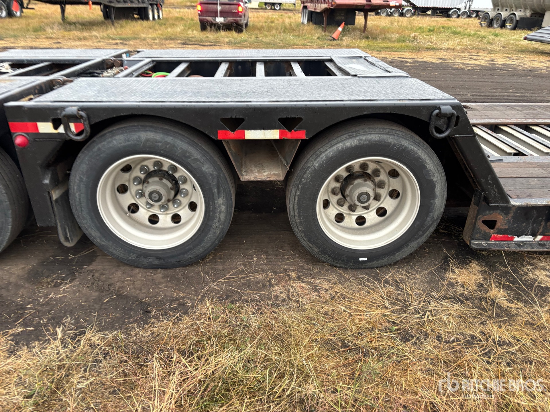 2015 BWS 35 TON T/A REMOVABLE GOOSENECK