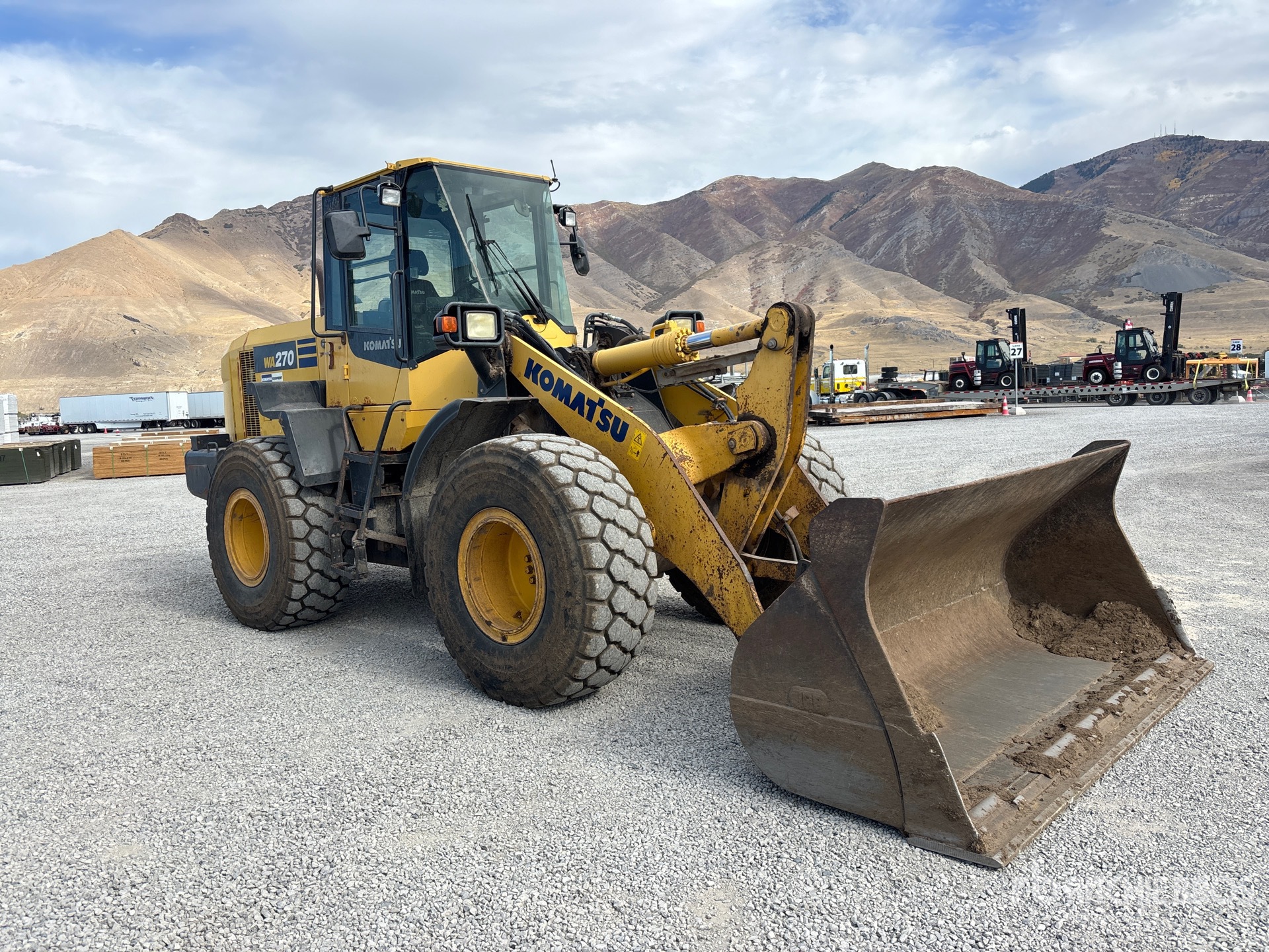 2016 Komatsu WA270-7