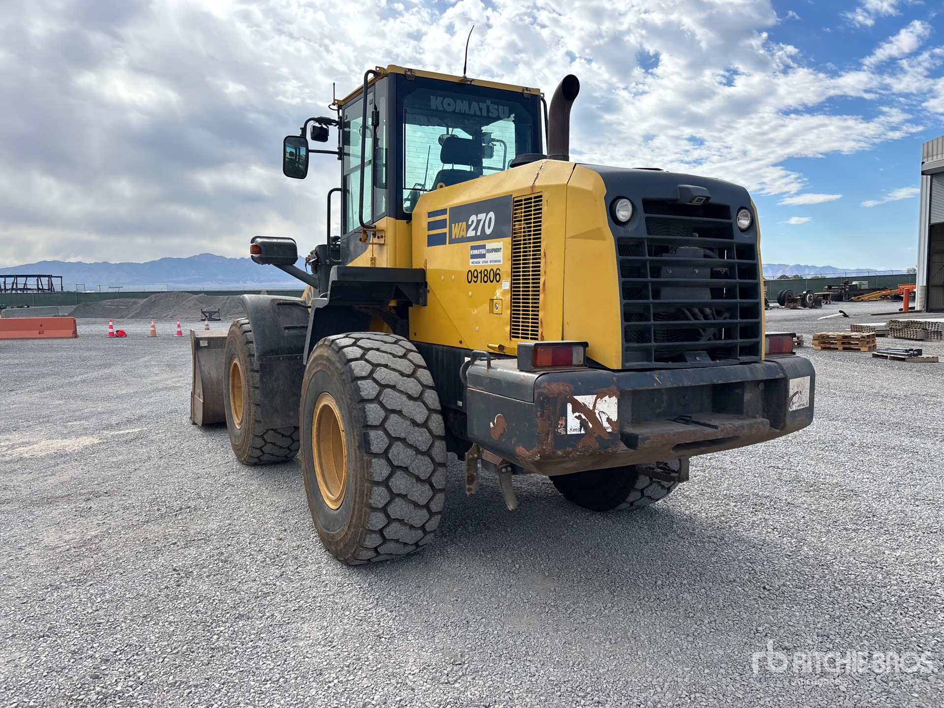 2016 Komatsu WA270-7