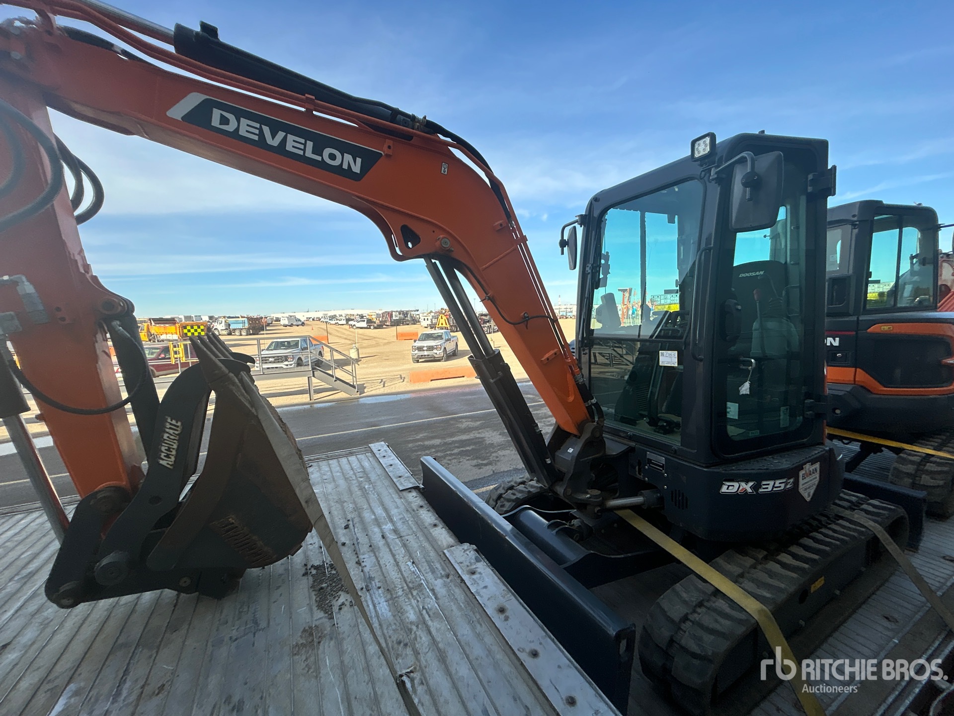 2023 Develon DX35Z-7