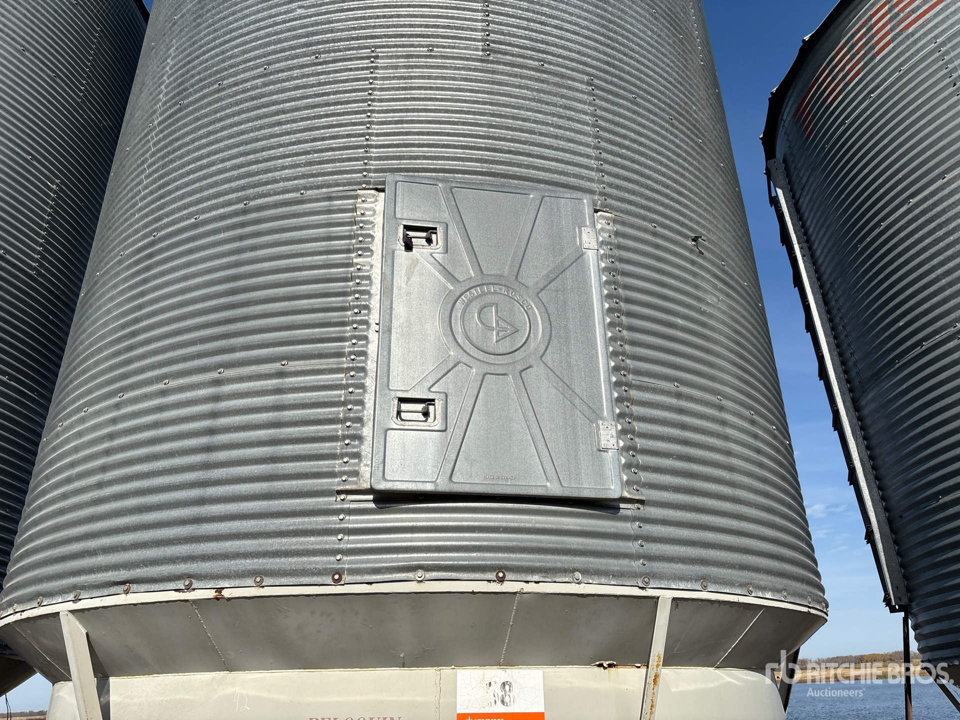 Westeel +/- 2000 BU 7 RING HOPPER