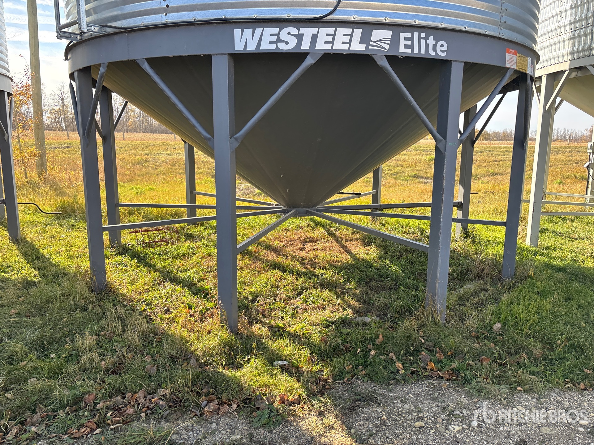 2015 Westeel 1805