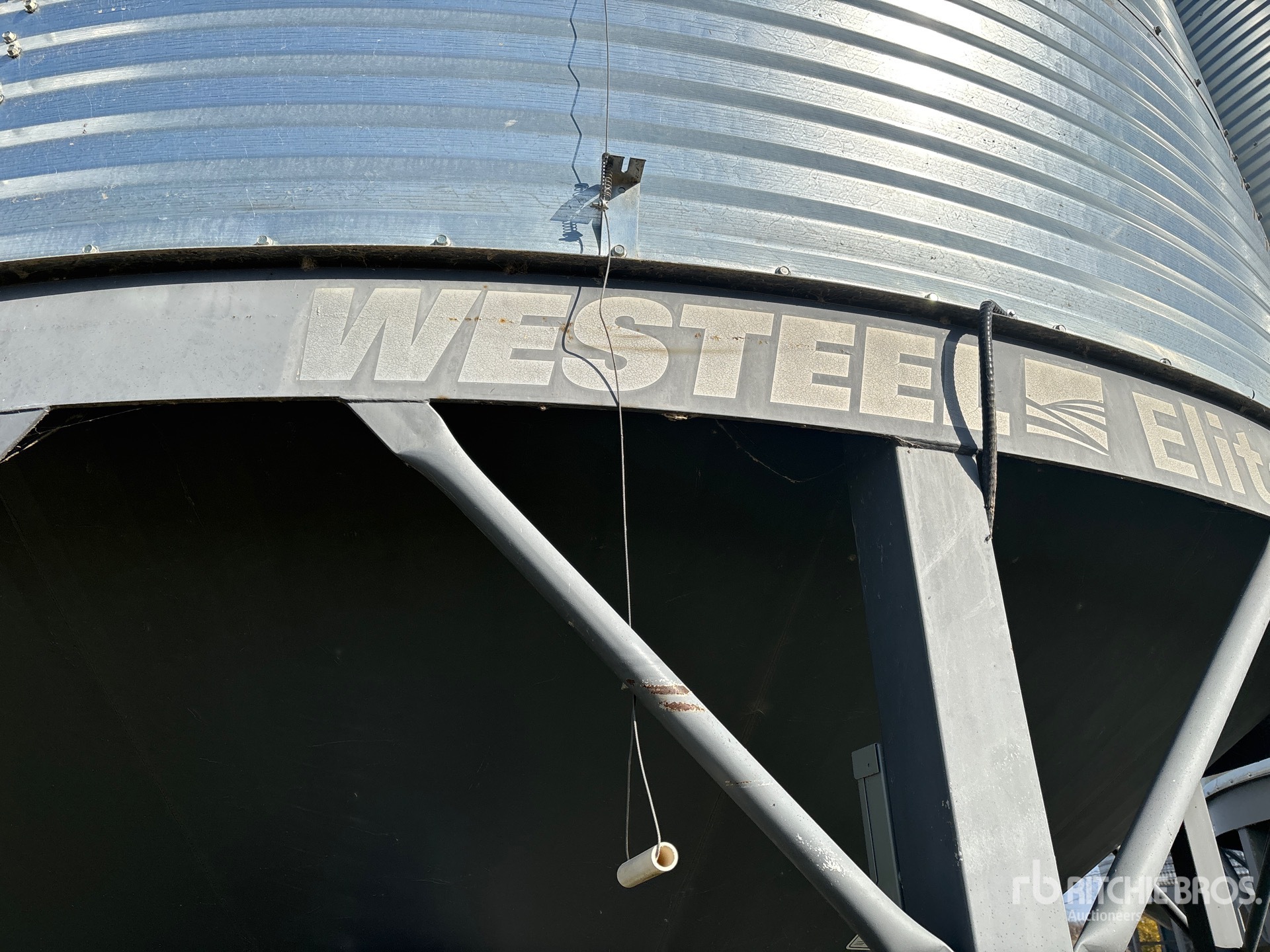 2015 Westeel 1805