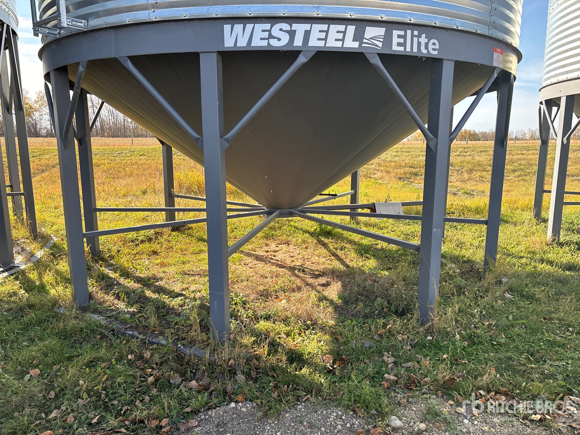 2015 Westeel 1805