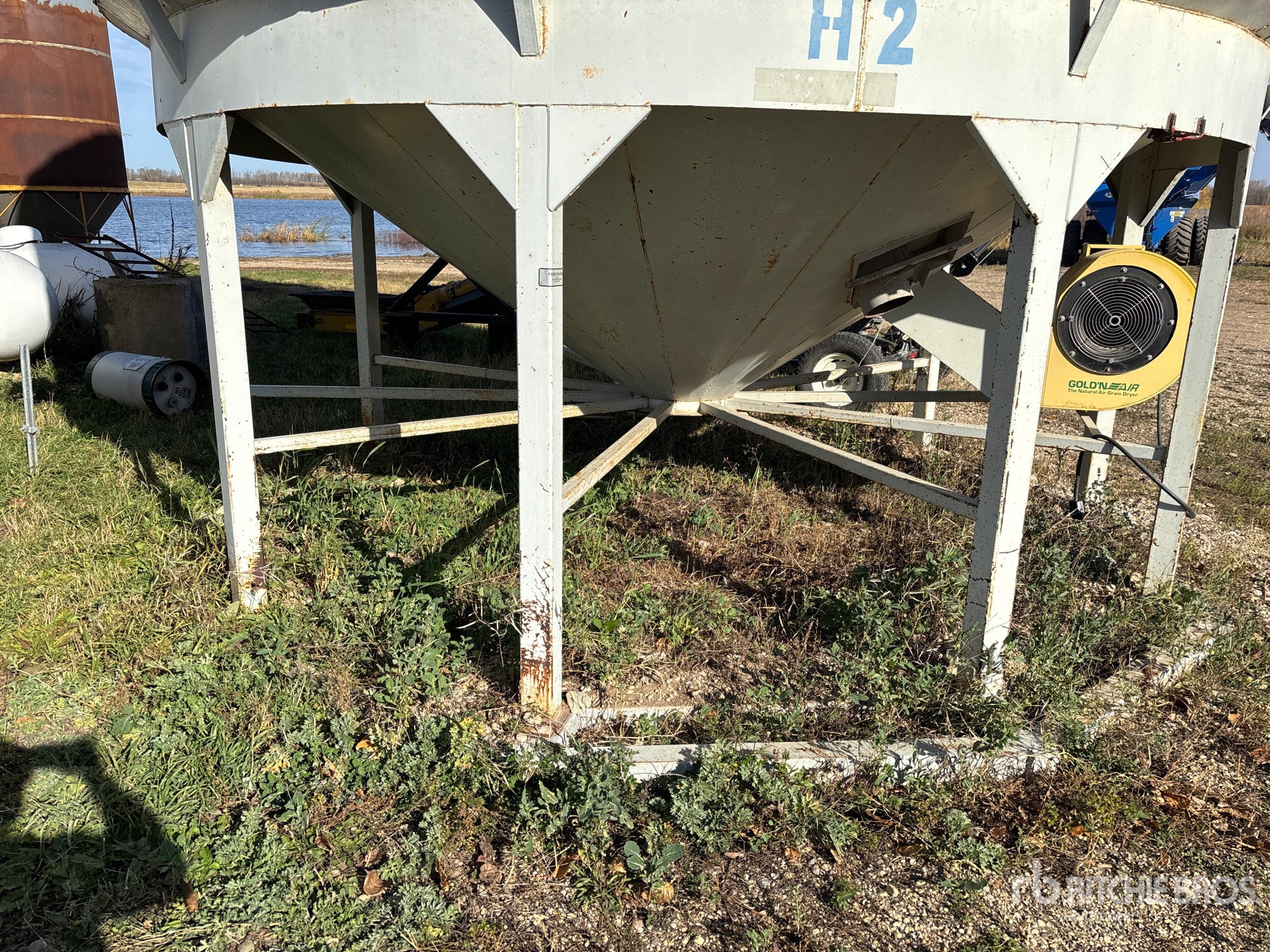 Westeel +/- 2700 BU 2 RING HOPPER