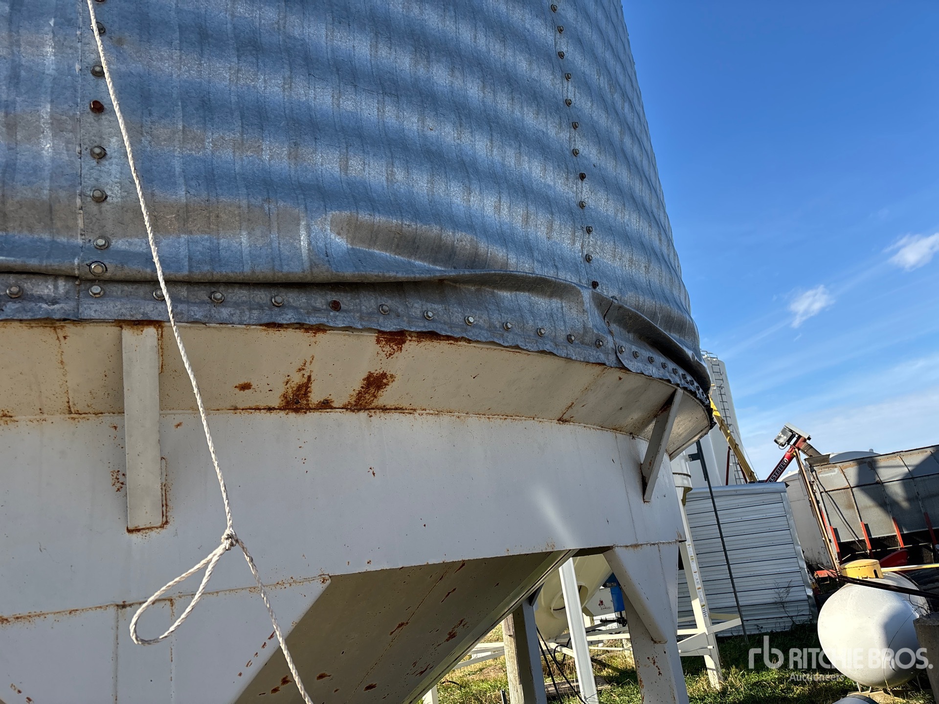 Westeel +/- 2700 BU 2 RING HOPPER