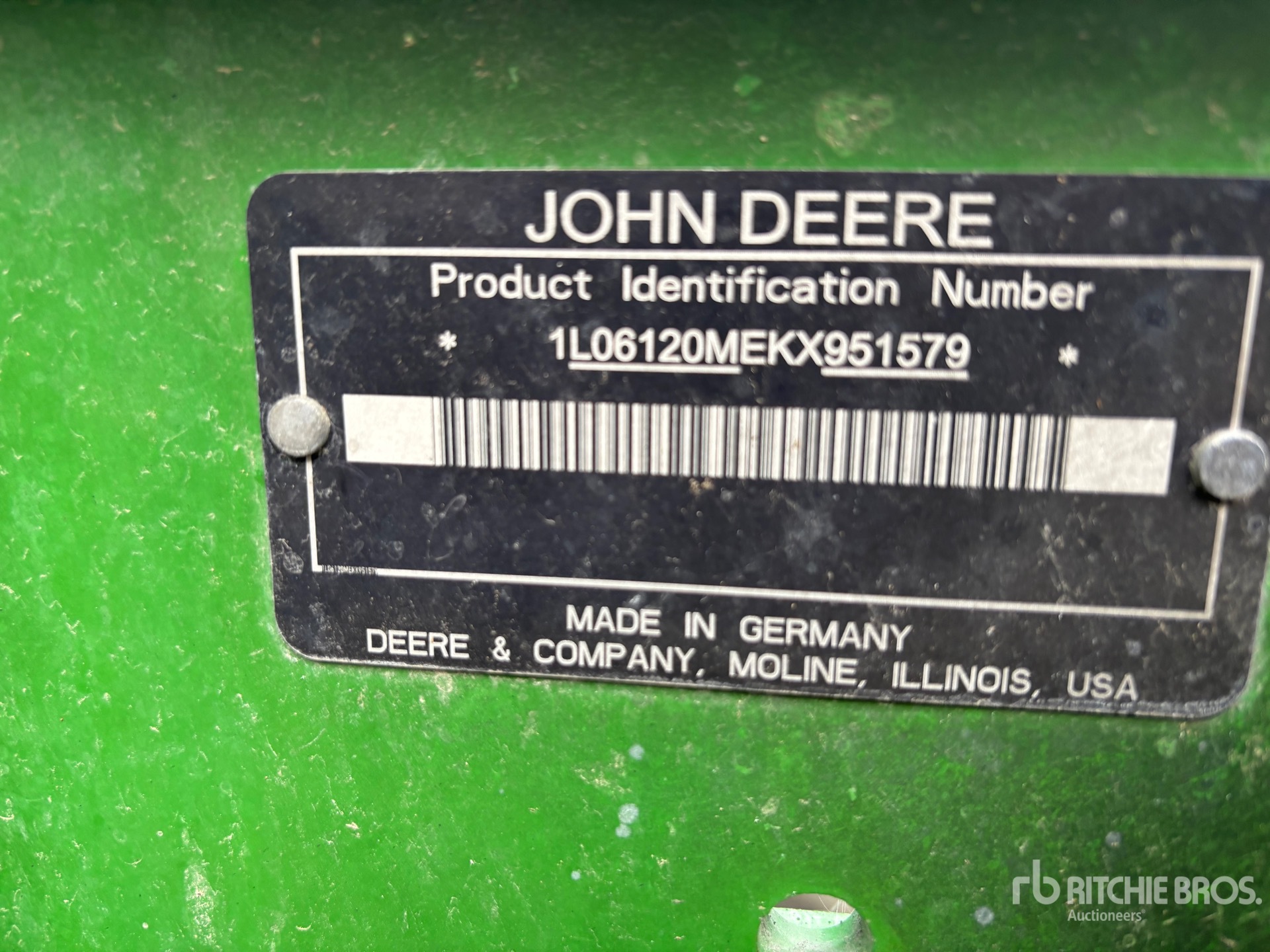 2020 John Deere 6120