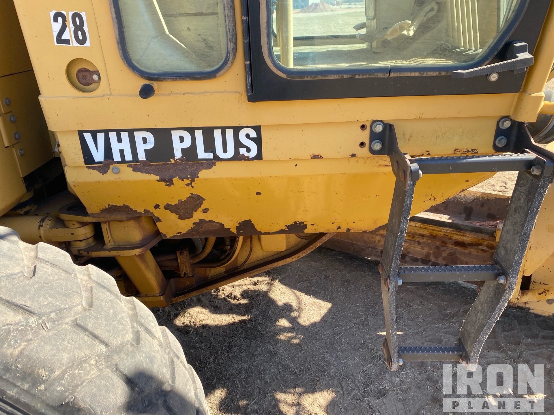 2003 Caterpillar 143H VHP PLUS