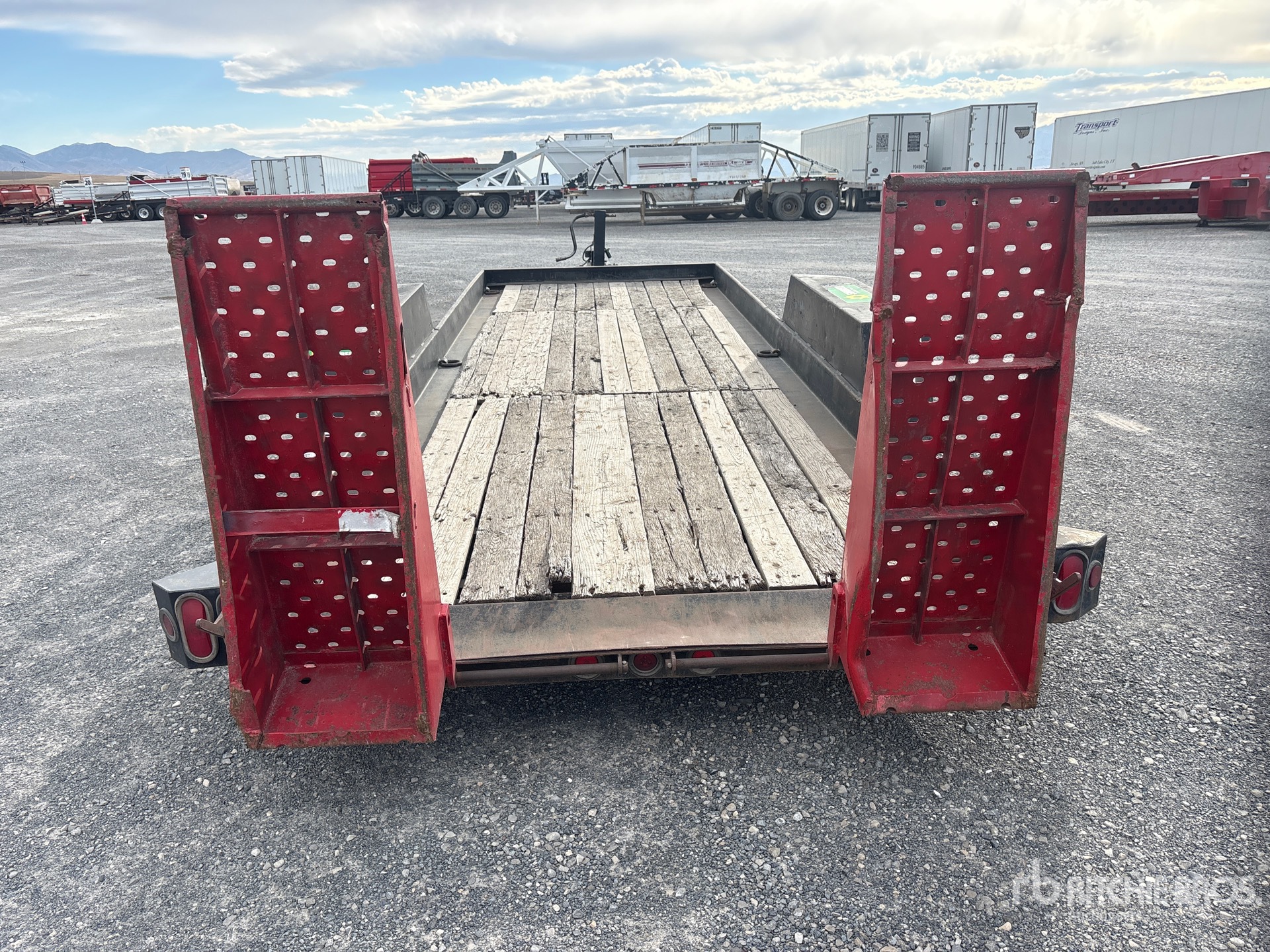 2005 Towmaster T-12P
