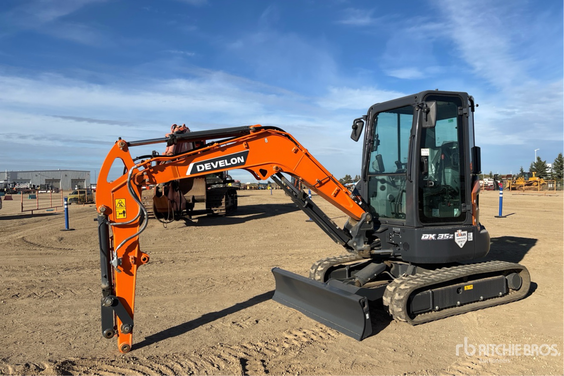 2023 Develon DX35Z-7