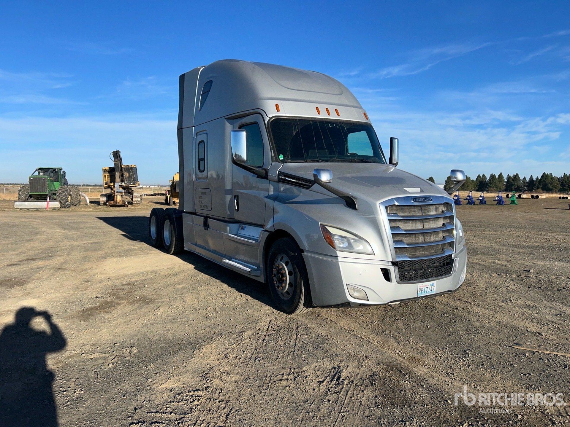 2018 Freightliner CASCADIA 126