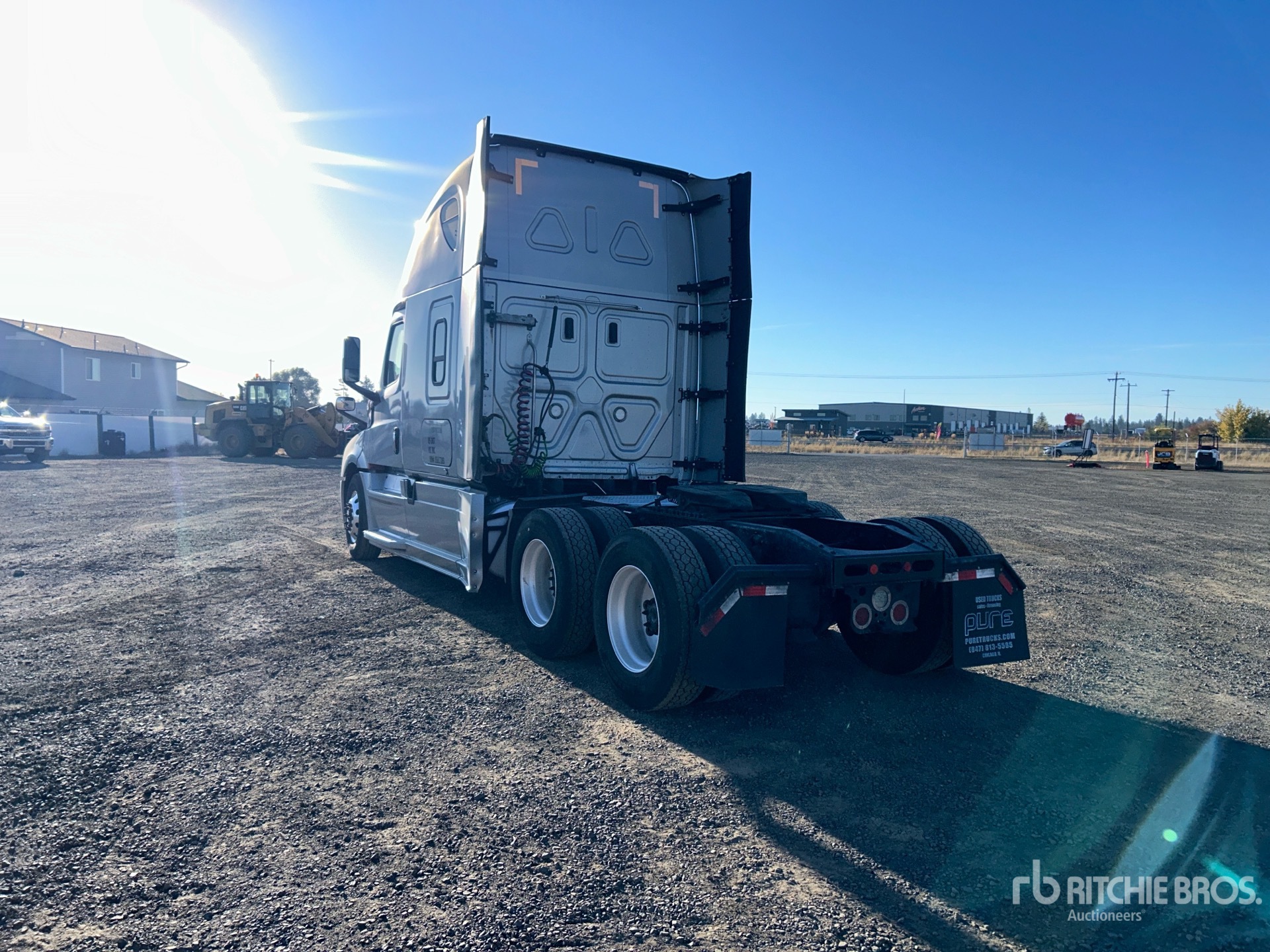 2018 Freightliner CASCADIA 126