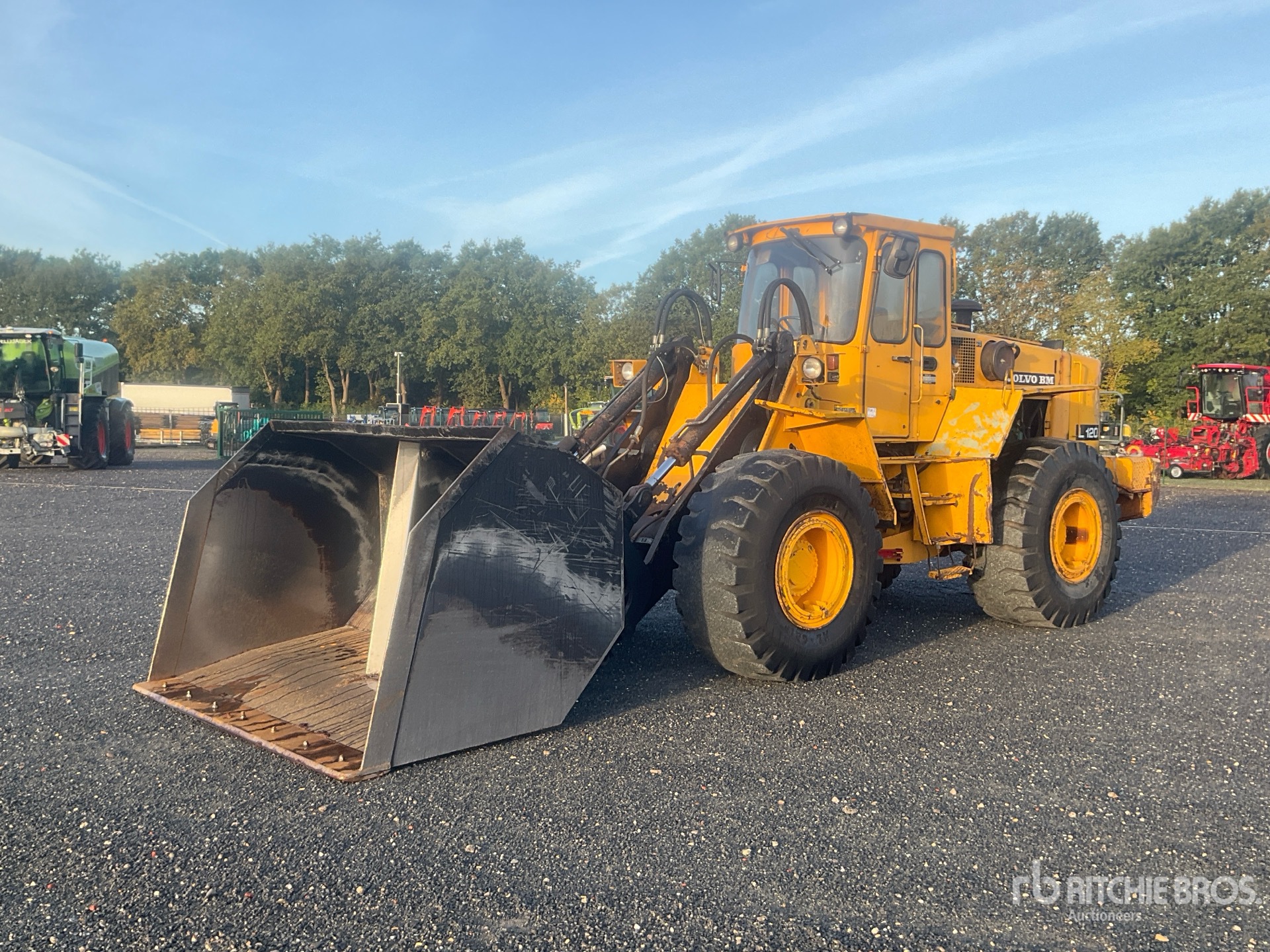 Photo of 1988 Volvo L120