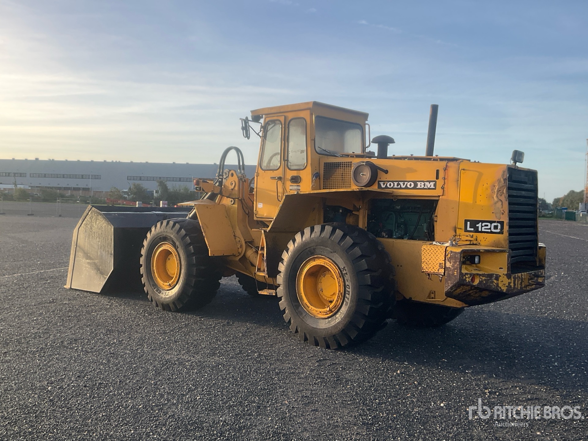 1988 Volvo L120