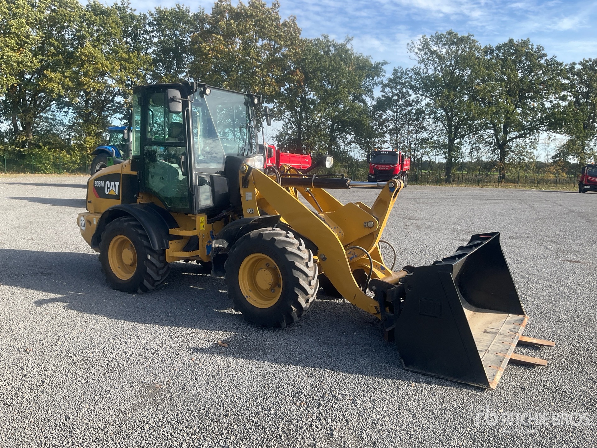 2019 Caterpillar 908M