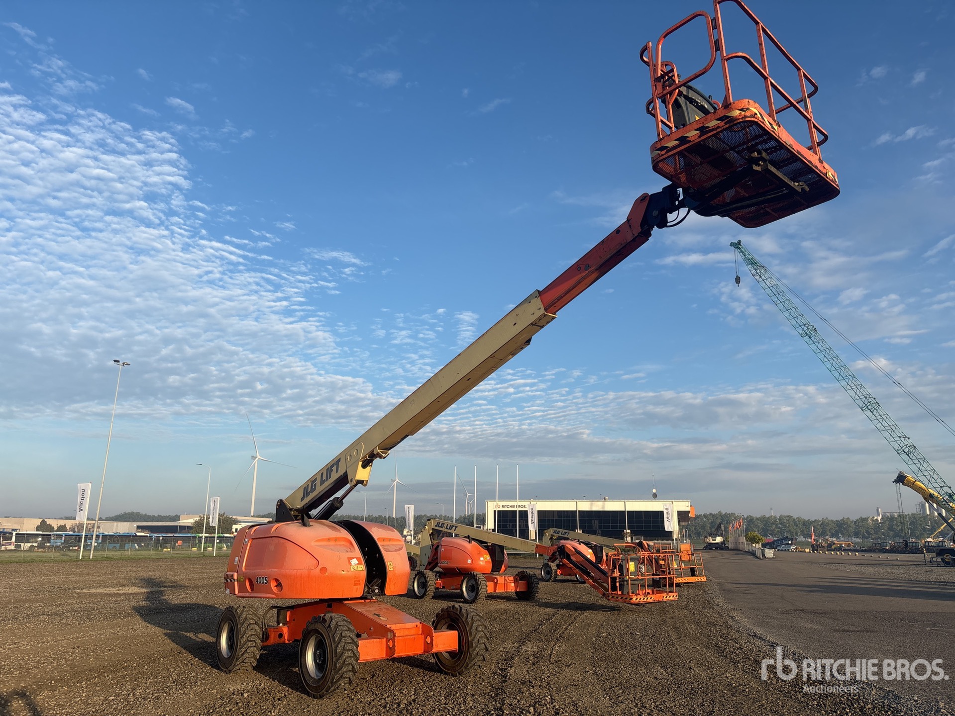 2013 JLG 400S
