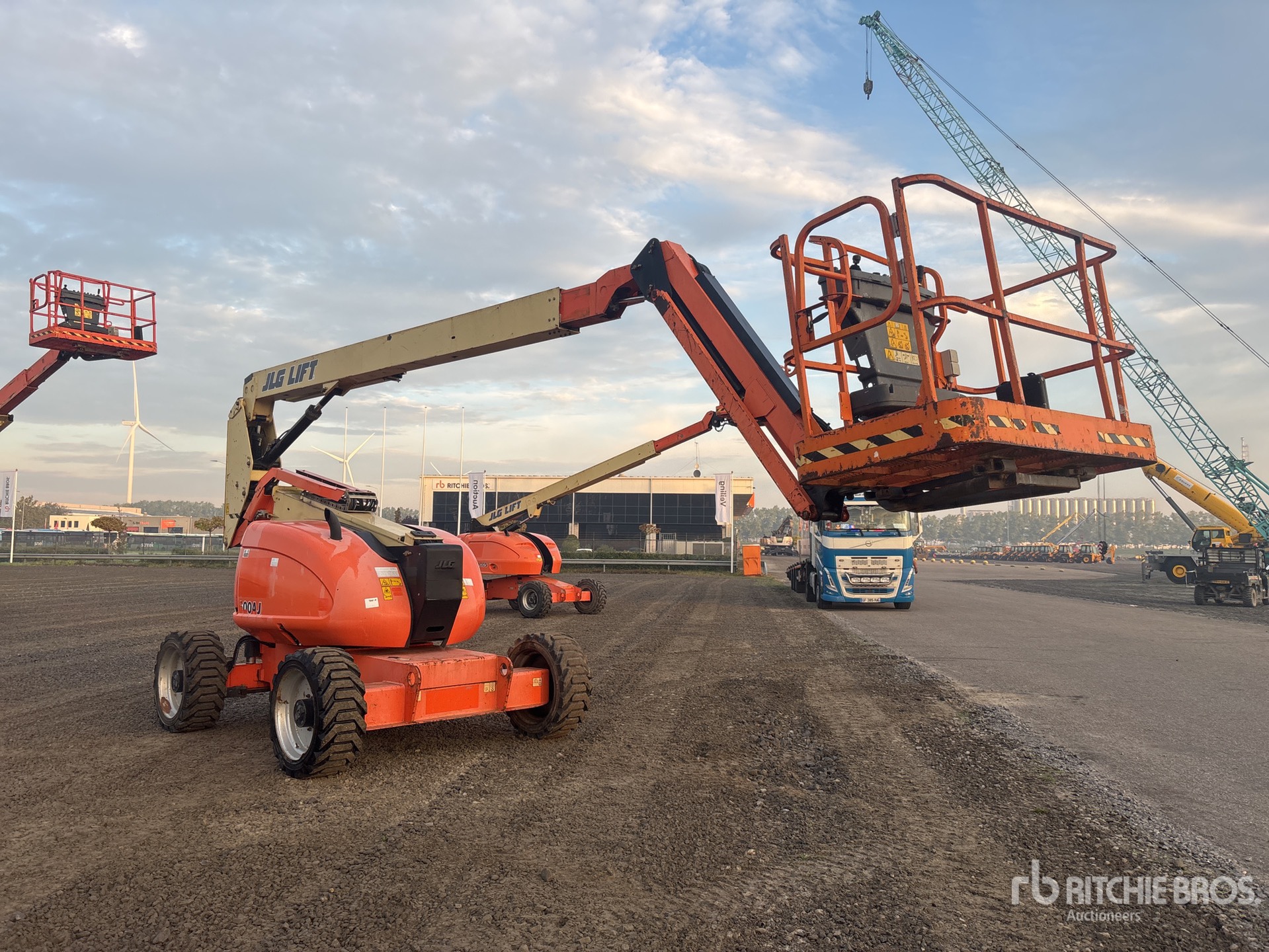 2014 JLG 600AJ