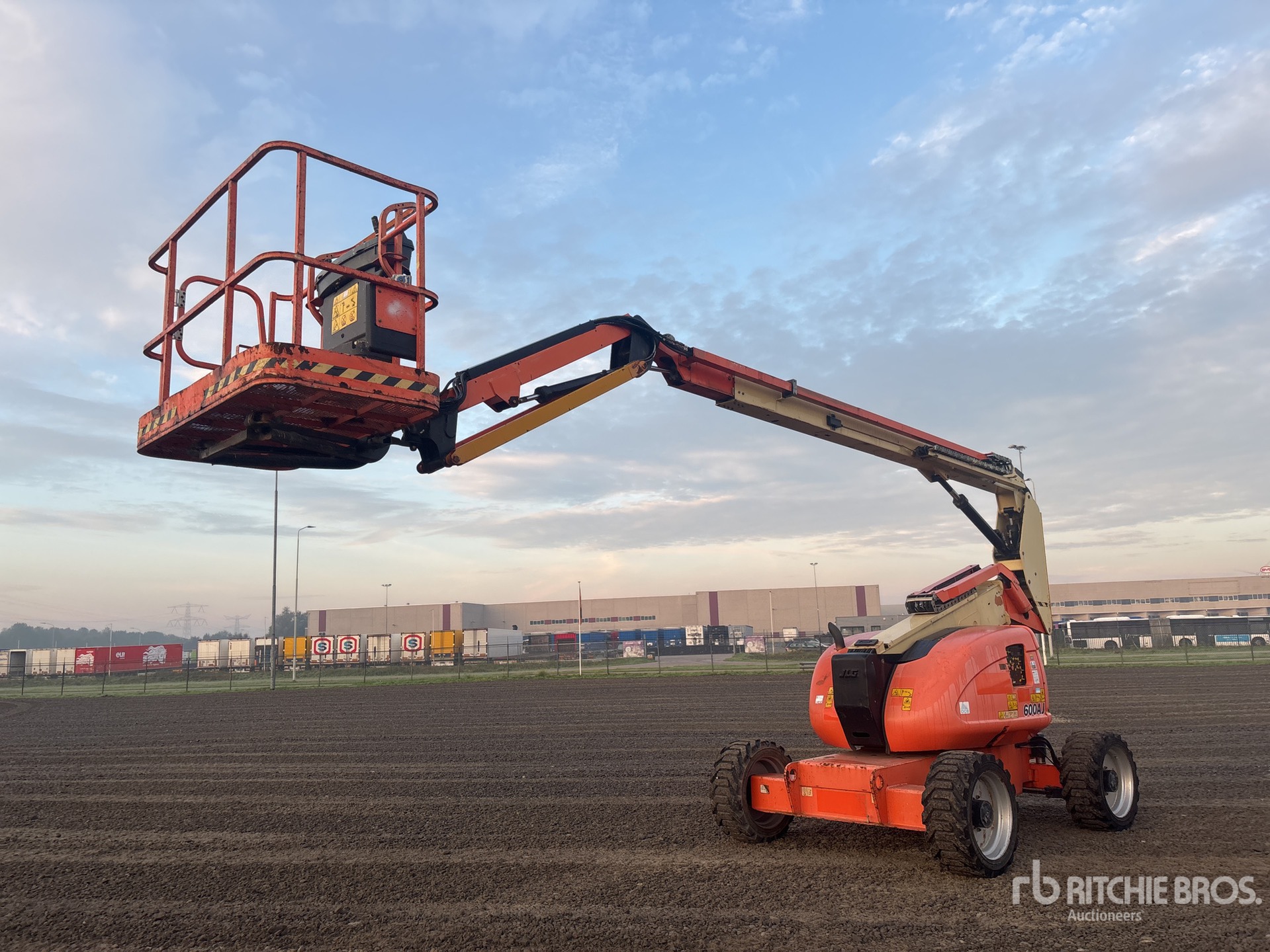 2014 JLG 600AJ