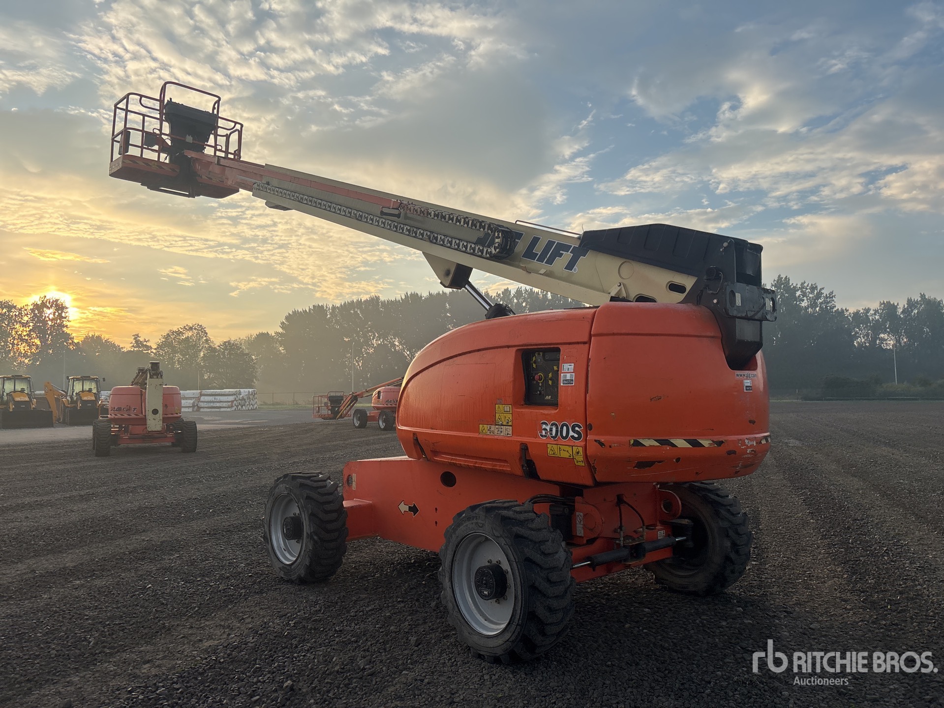 2014 JLG 600S