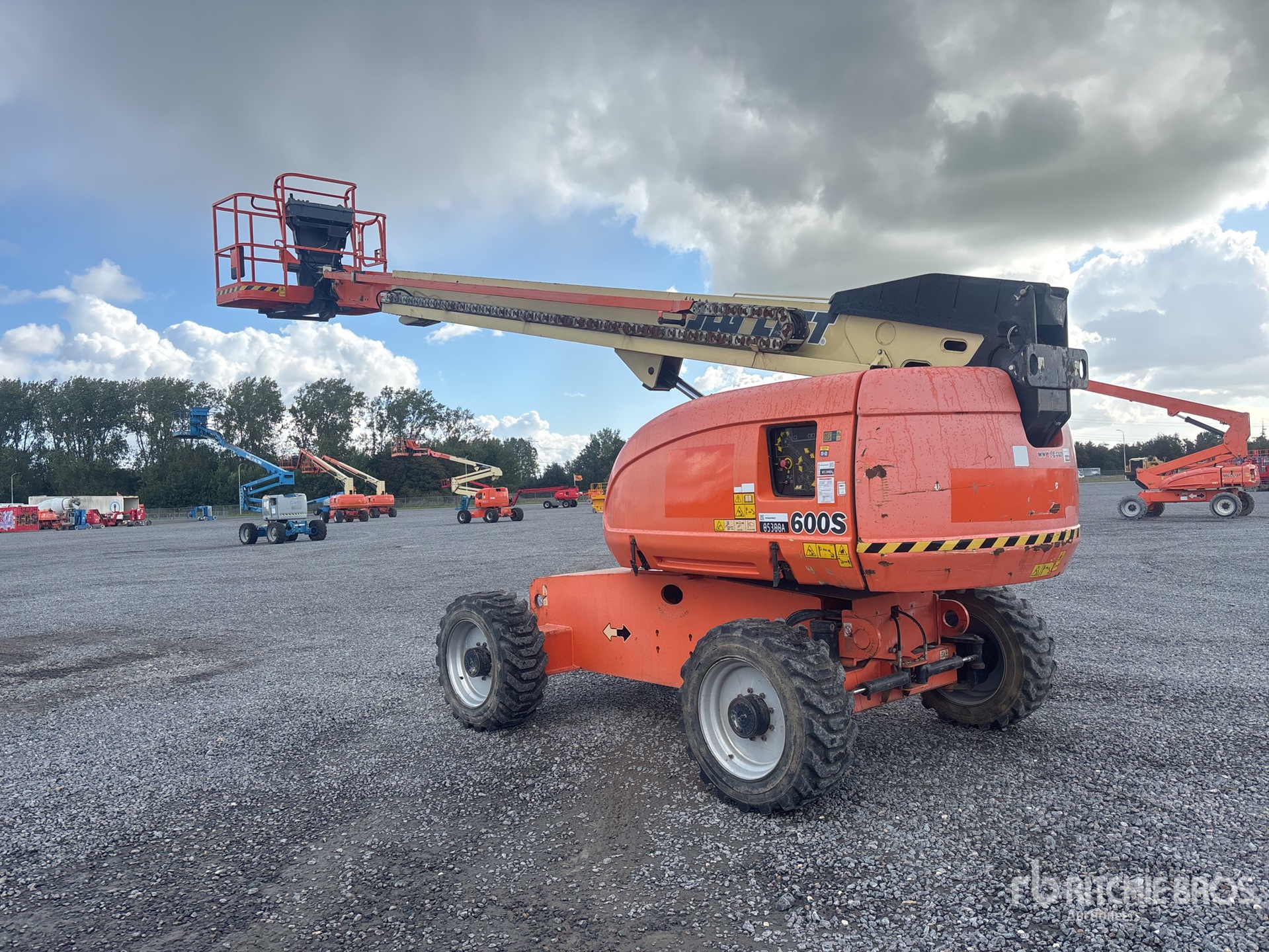 2014 JLG 600S