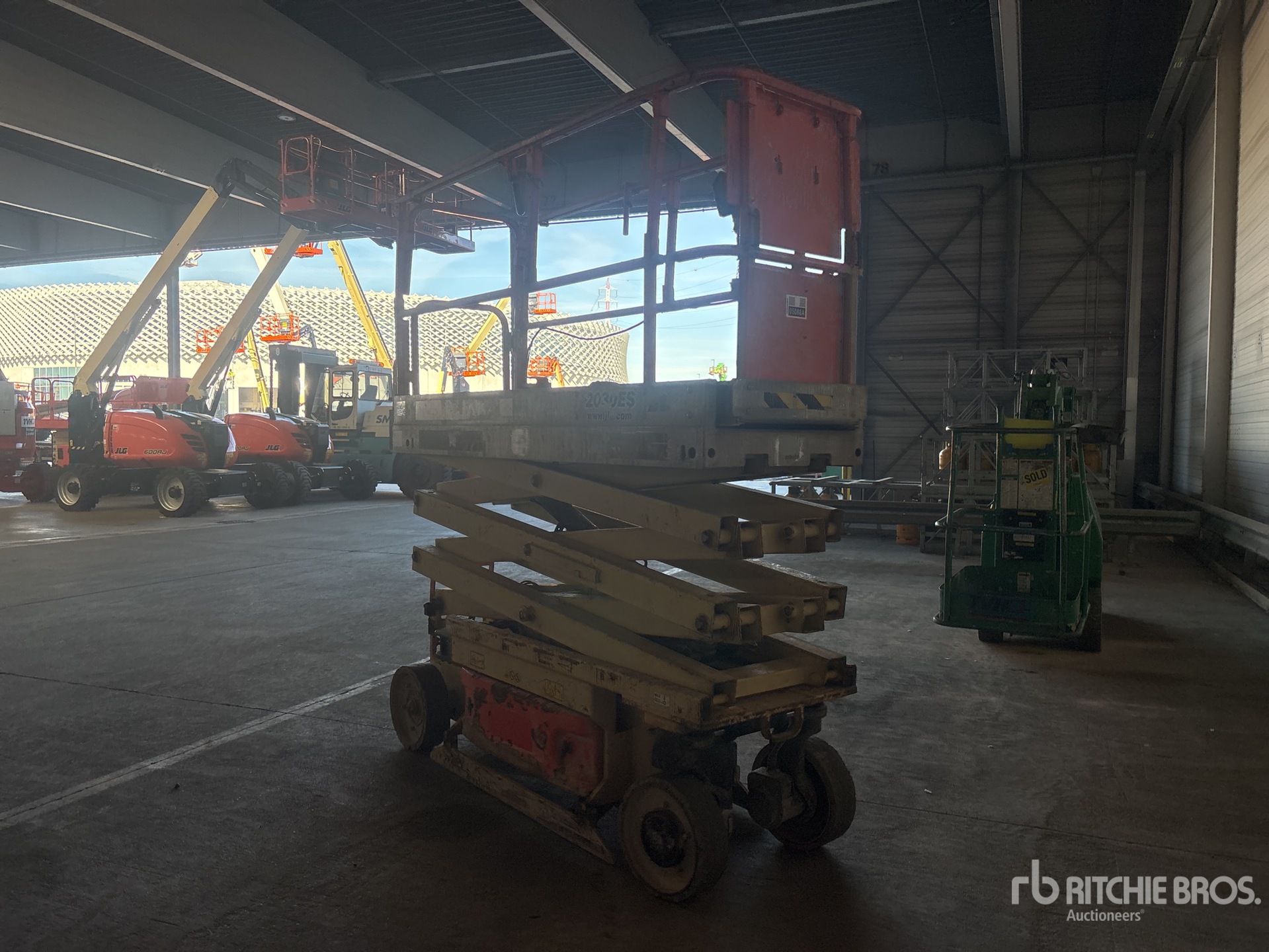 2014 JLG 2030ES