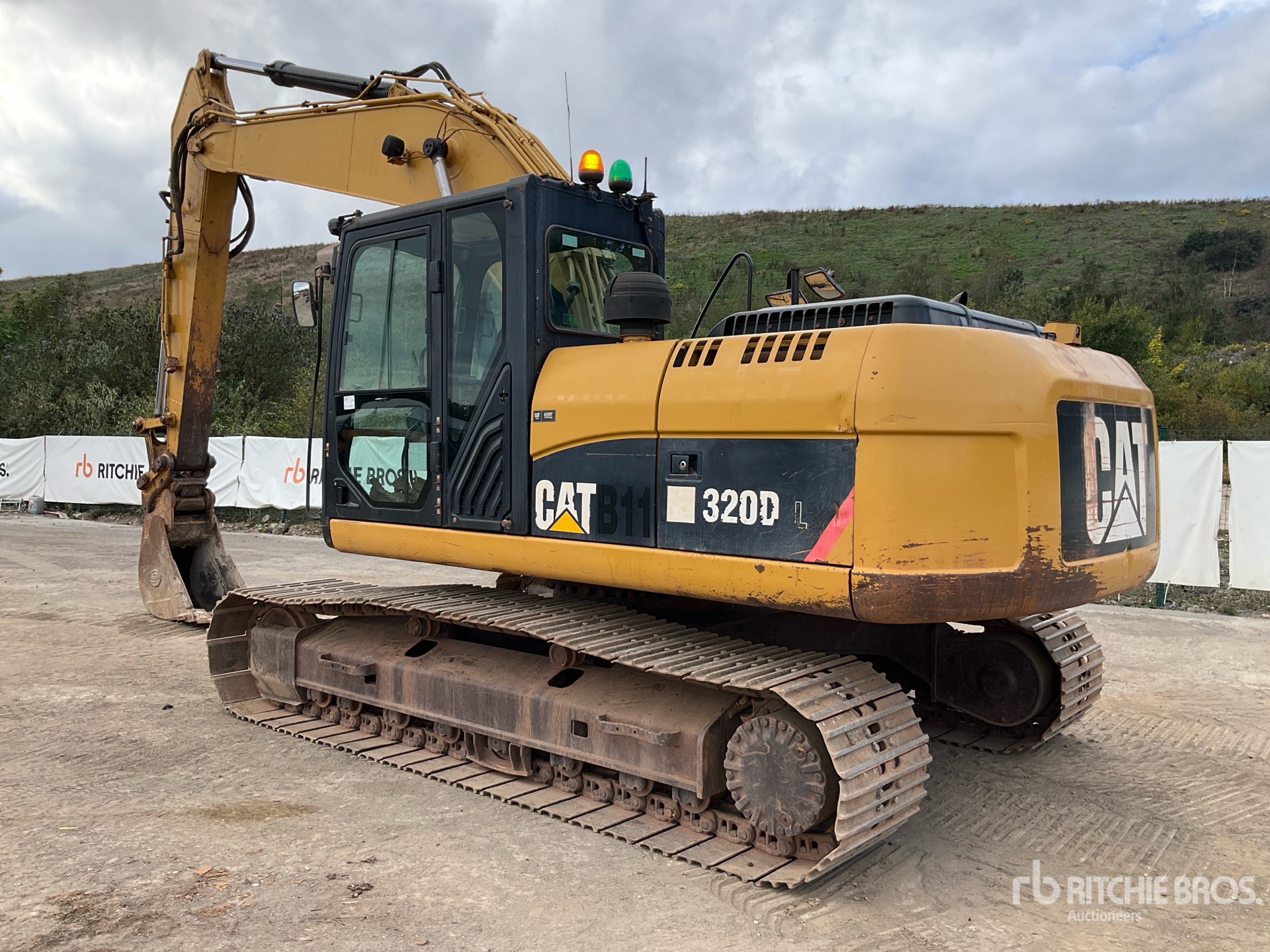 2011 Caterpillar 320 DL