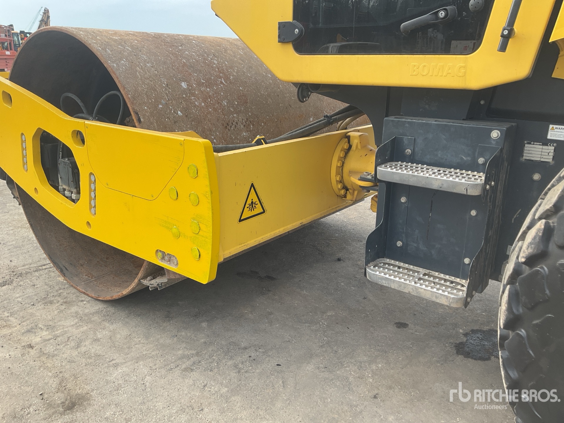 2019 Bomag BW211D-5