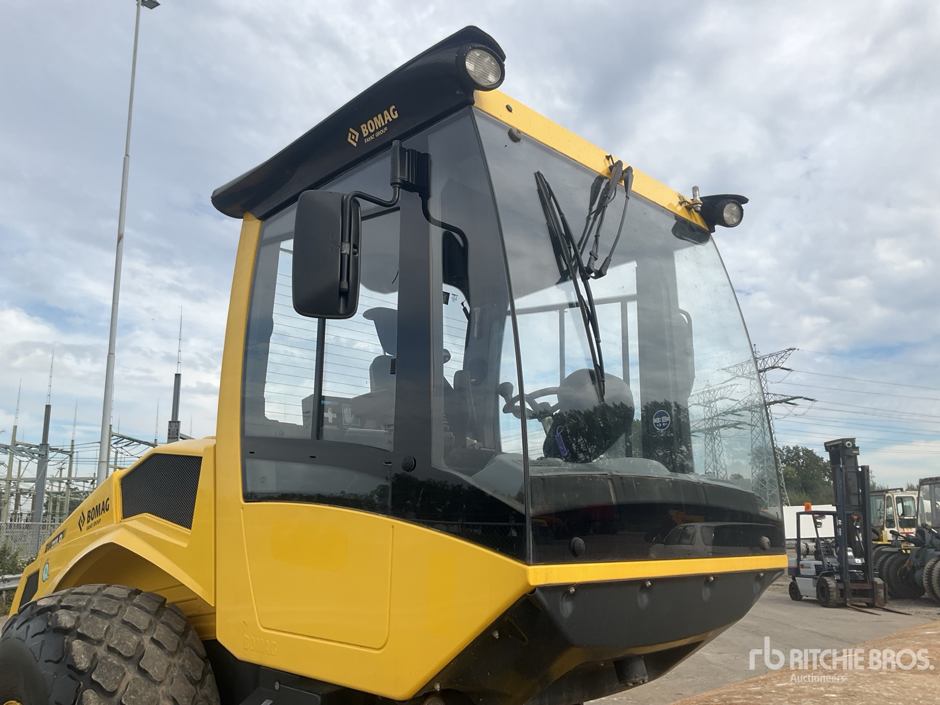 2019 Bomag BW211D-5