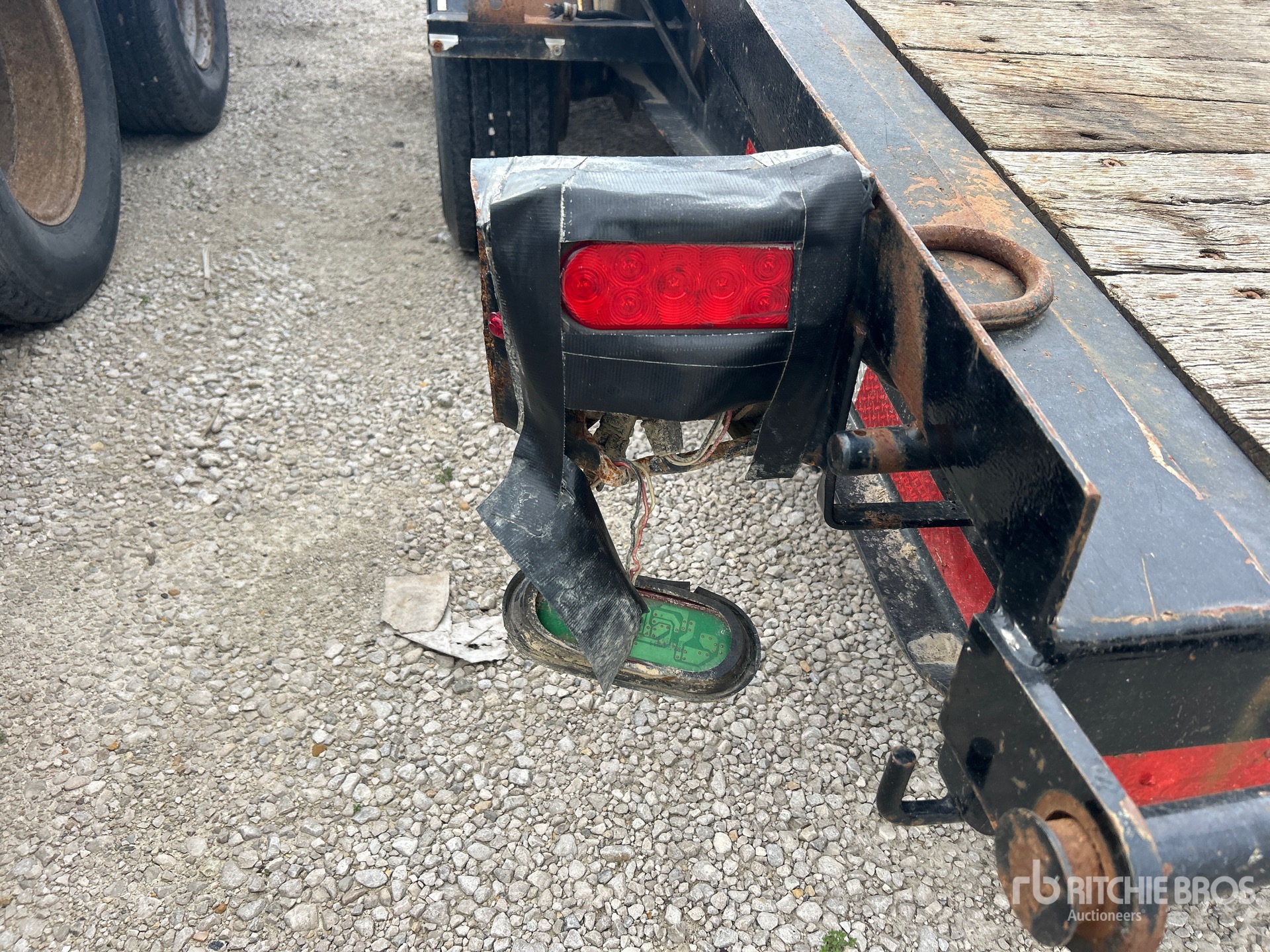 2015 Felling Trailers, Inc. 25 ft T/A
