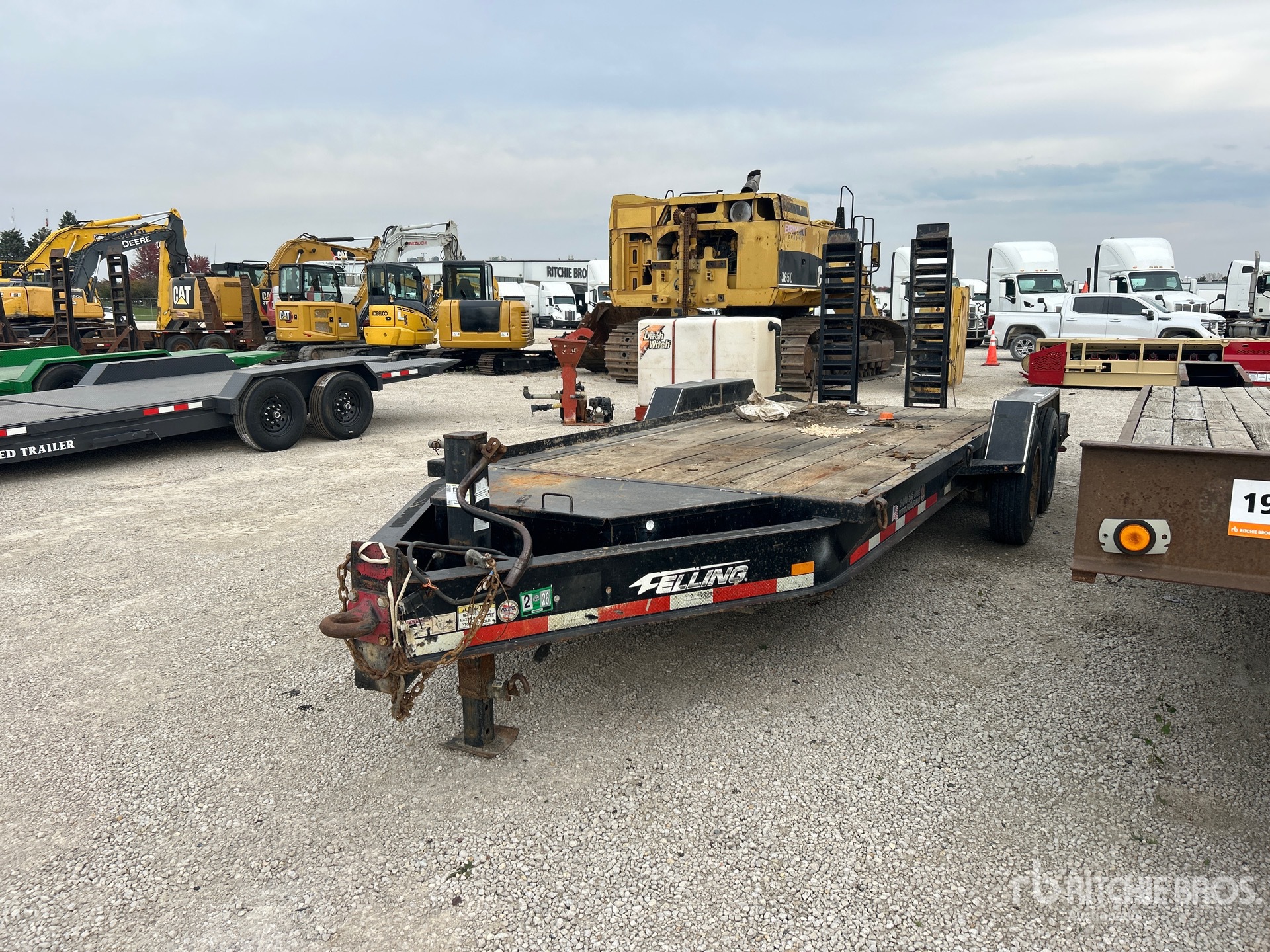 2015 Felling Trailers, Inc. 25 ft T/A
