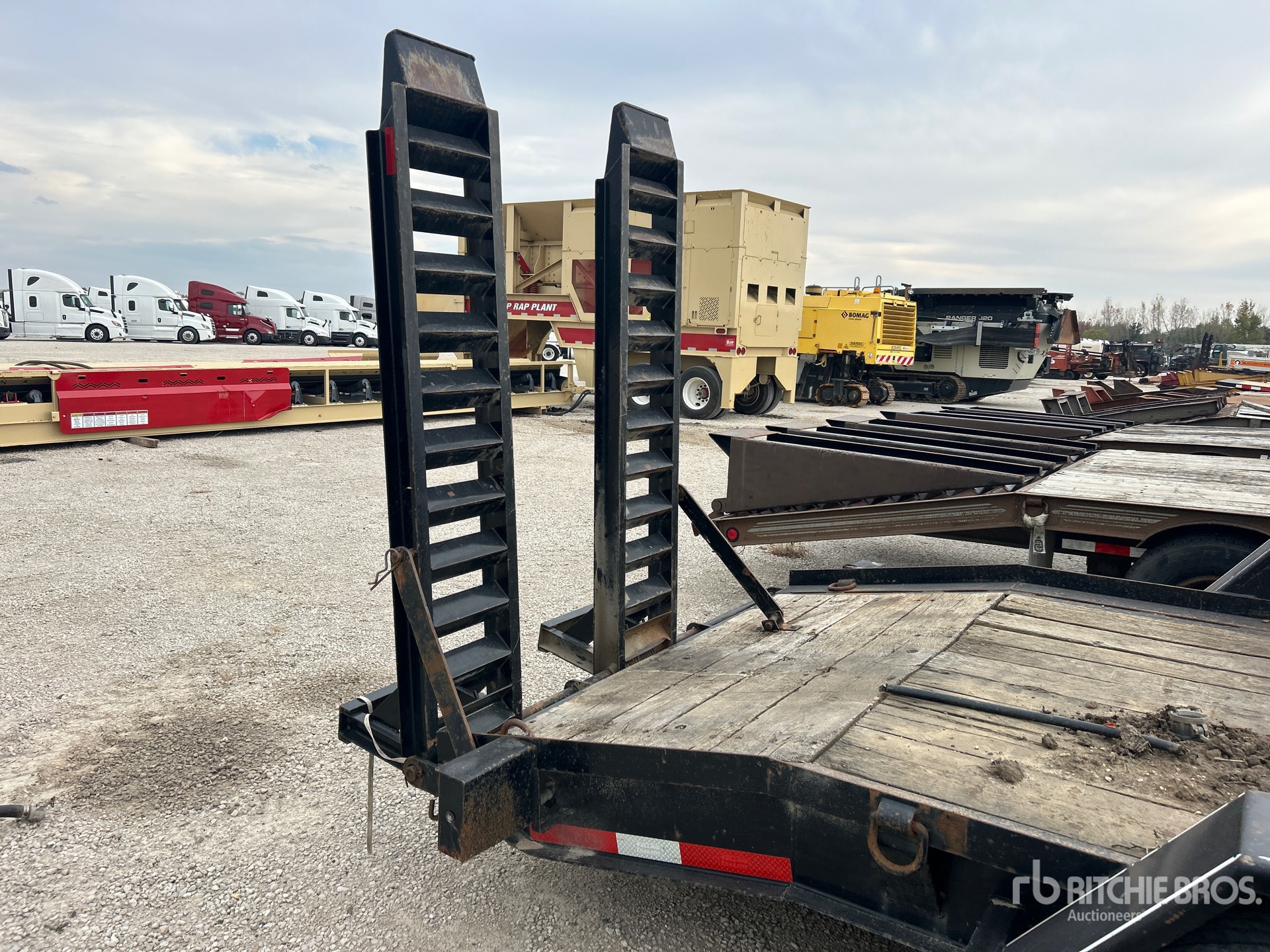 2015 Felling Trailers, Inc. 25 ft T/A