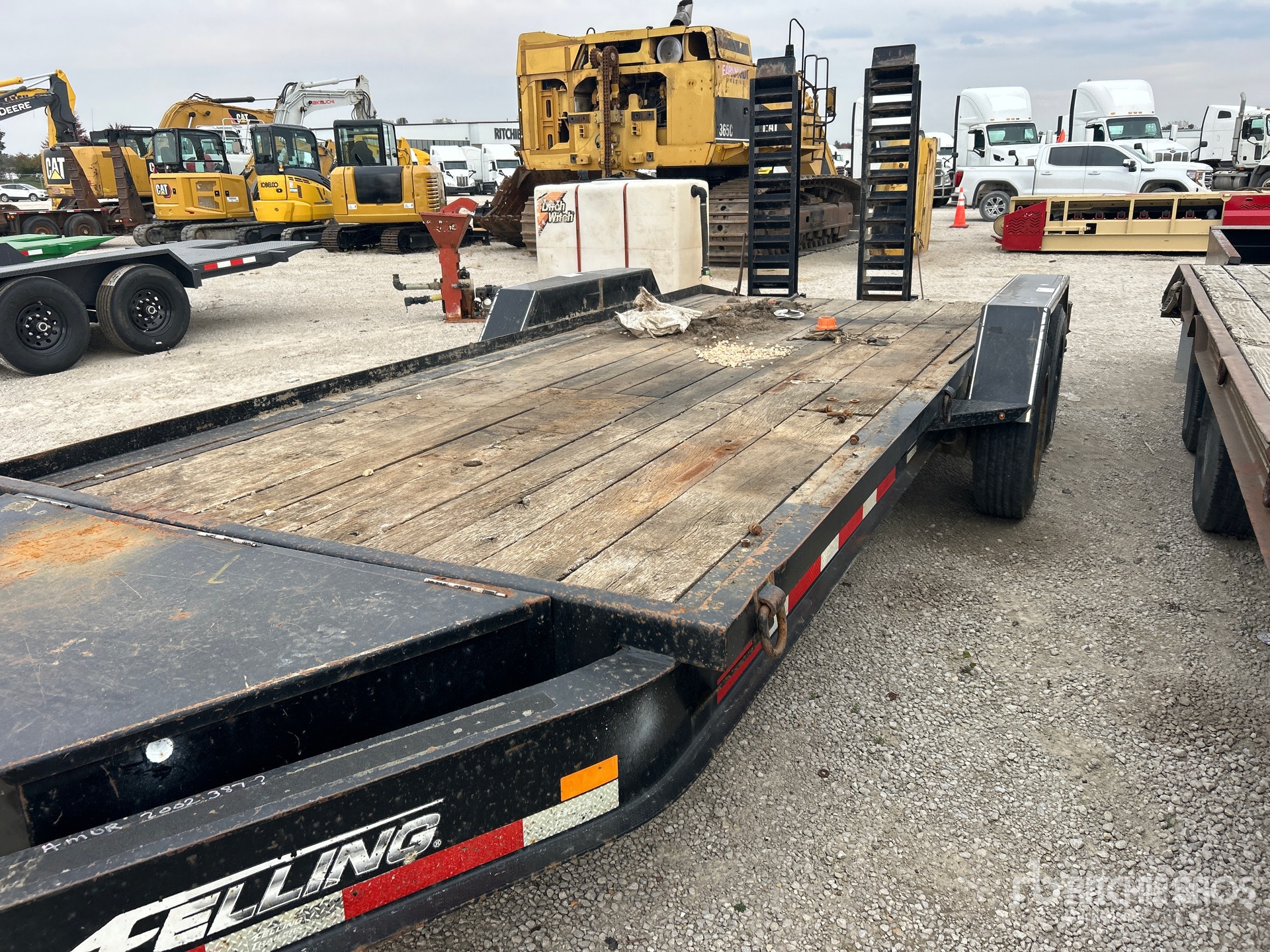 2015 Felling Trailers, Inc. 25 ft T/A