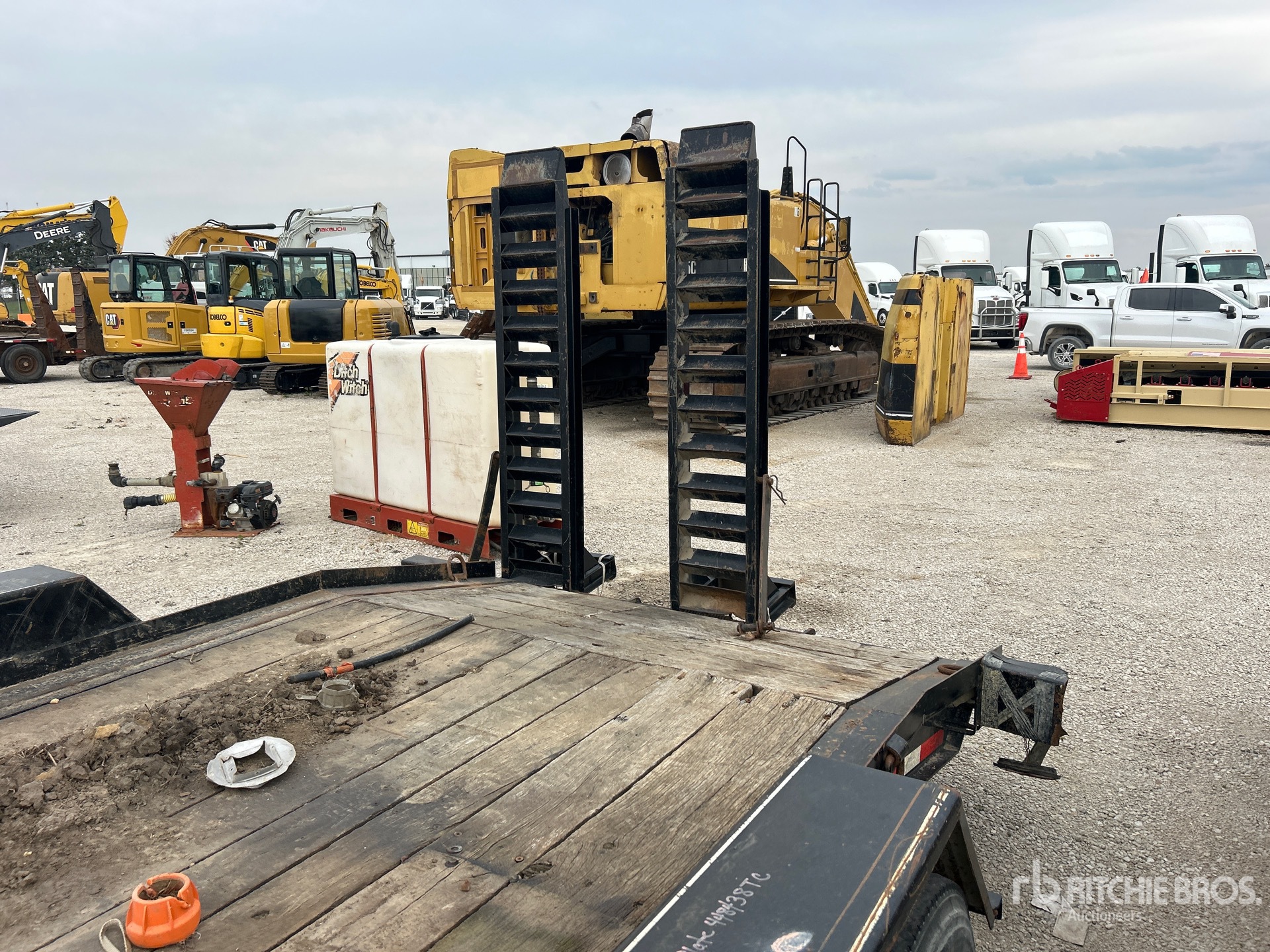 2015 Felling Trailers, Inc. 25 ft T/A