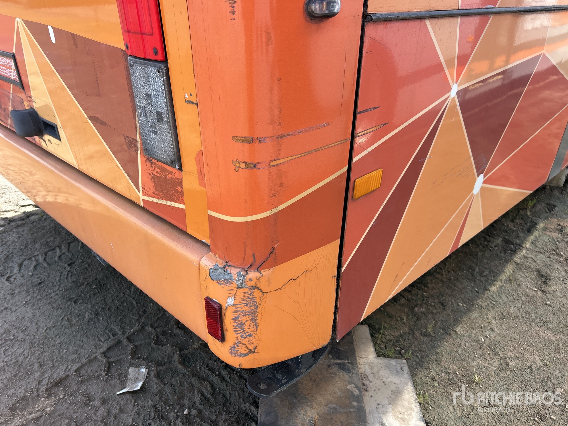2004 Scania L94UB
