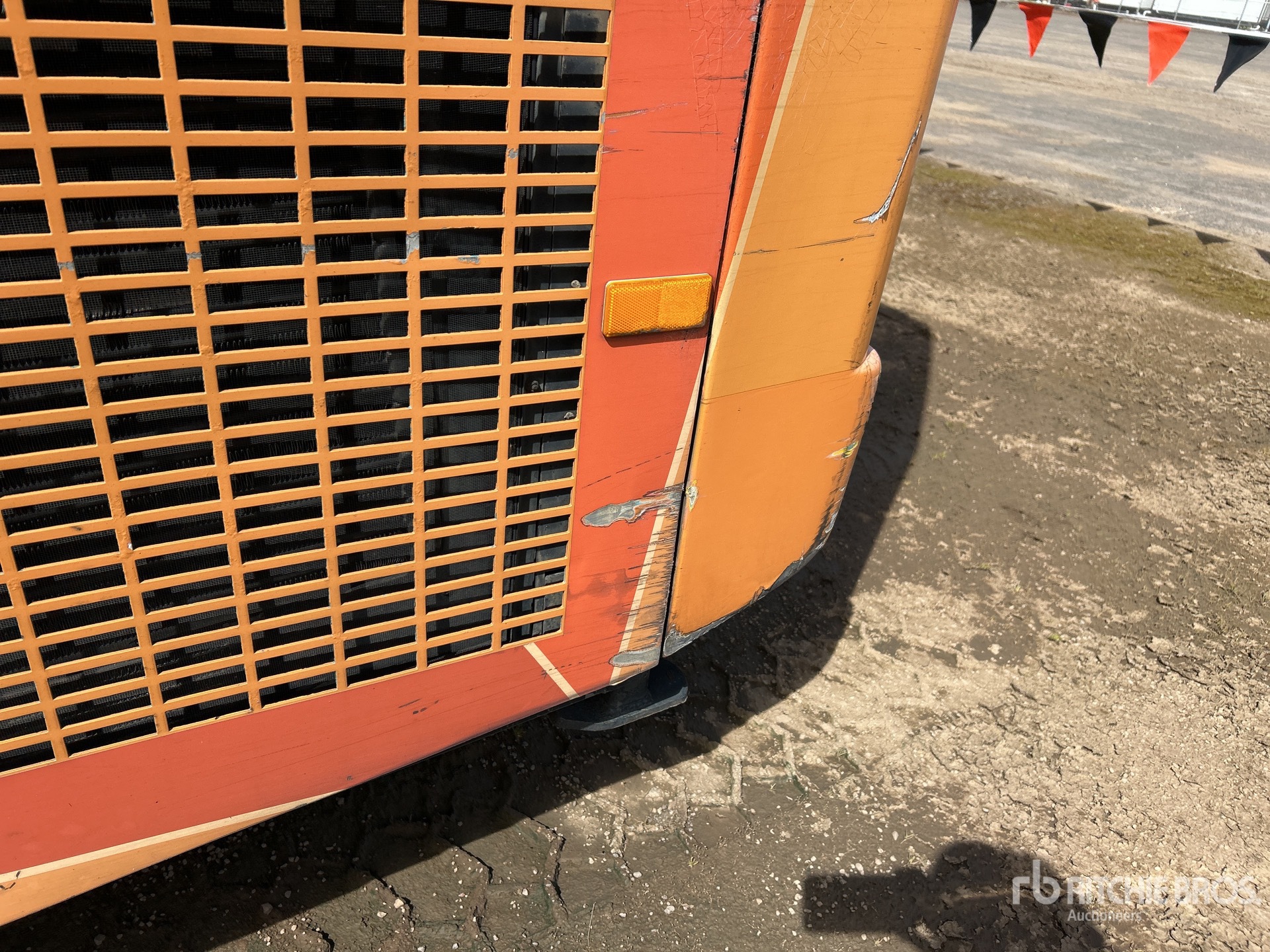 2004 Scania L94UB