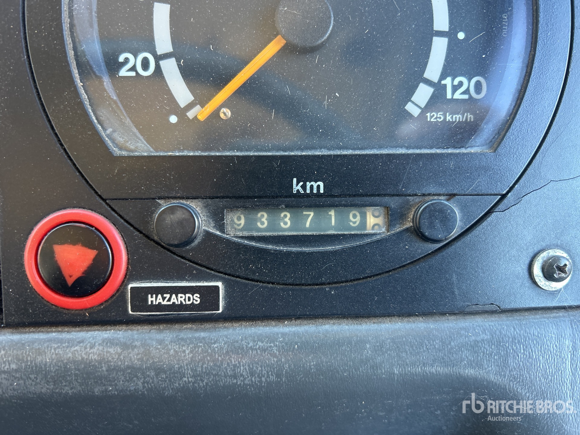 2004 Scania L94UB