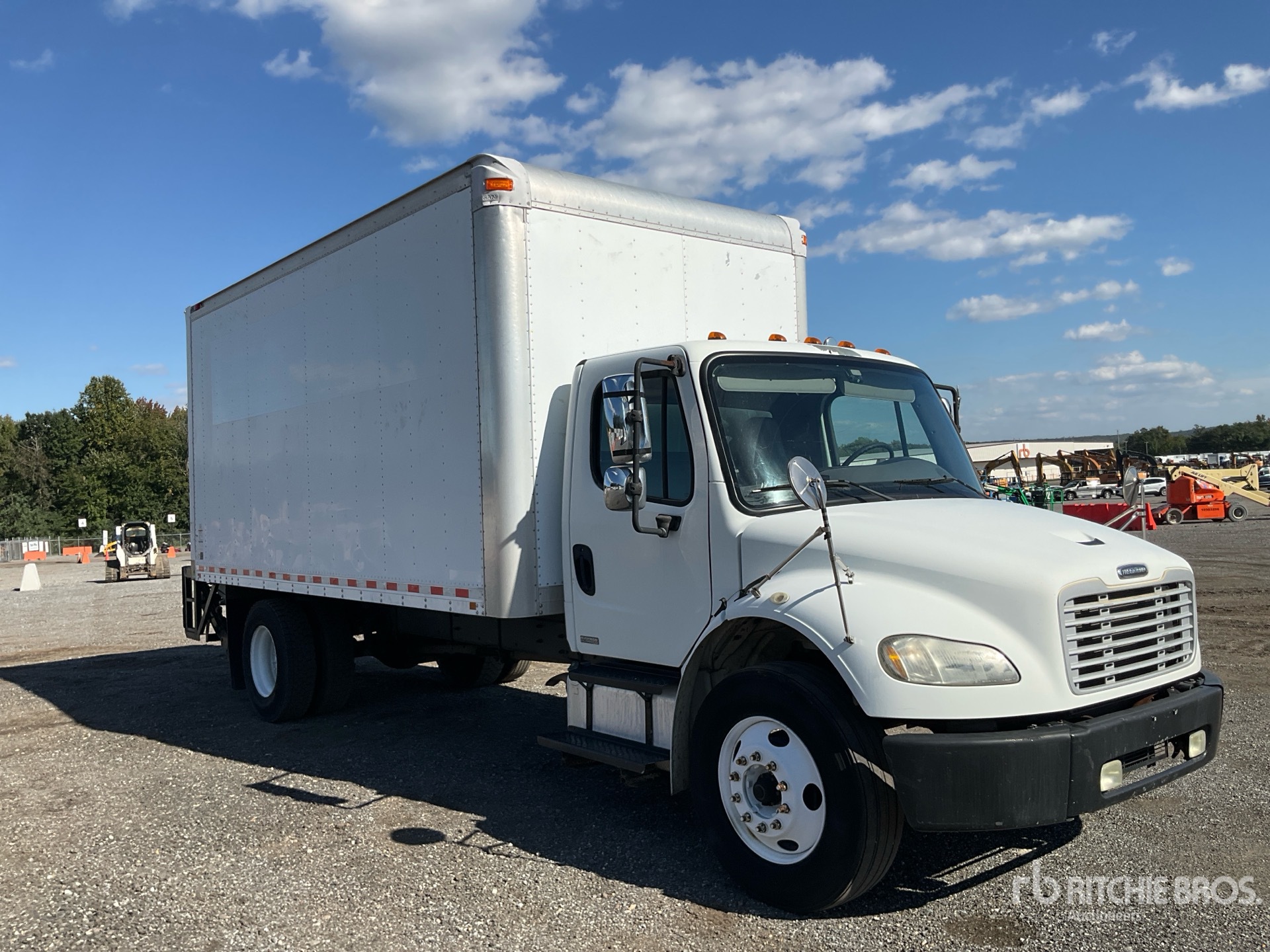 2010 Freightliner M2 106