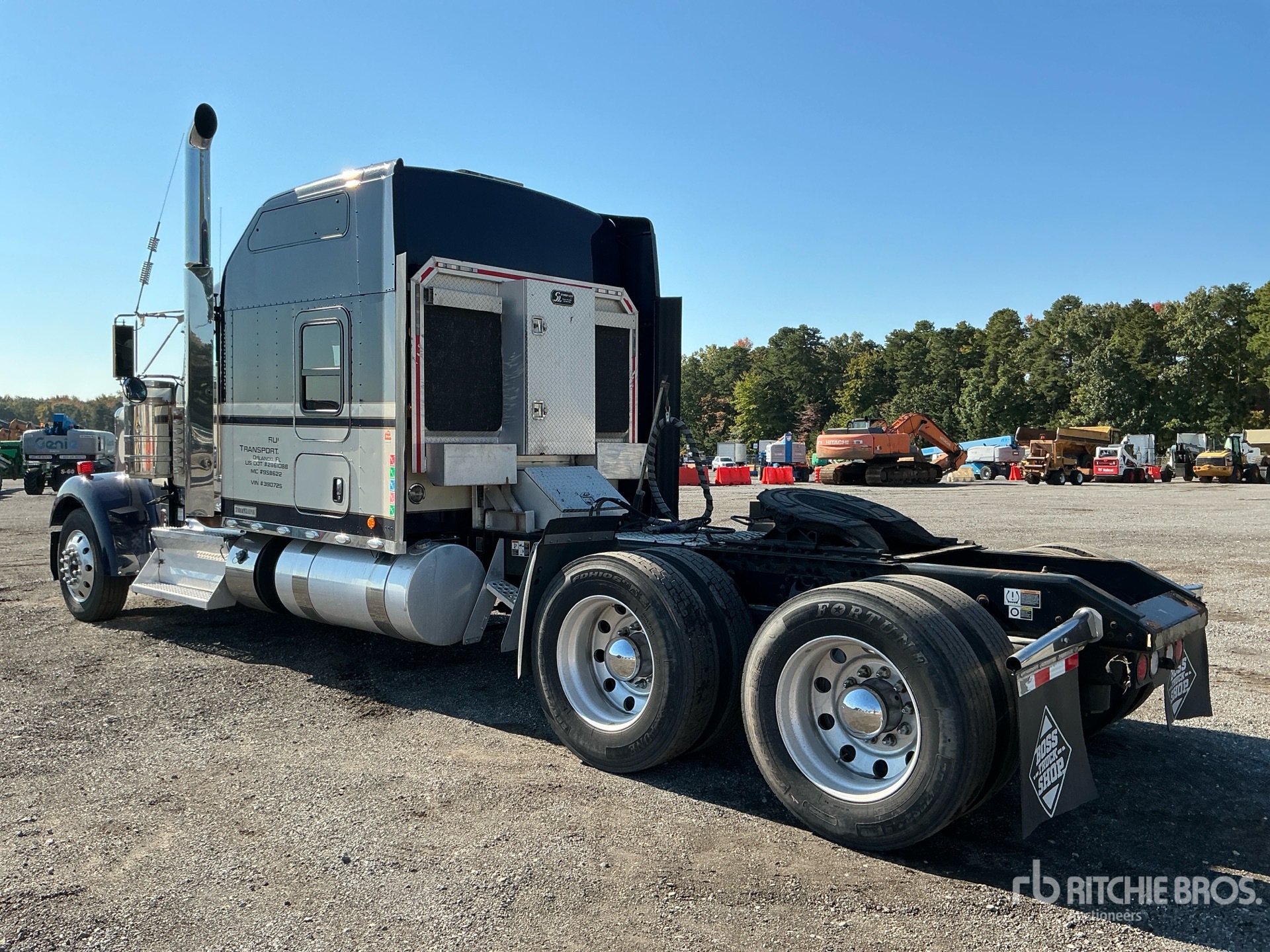 2020 Kenworth W900
