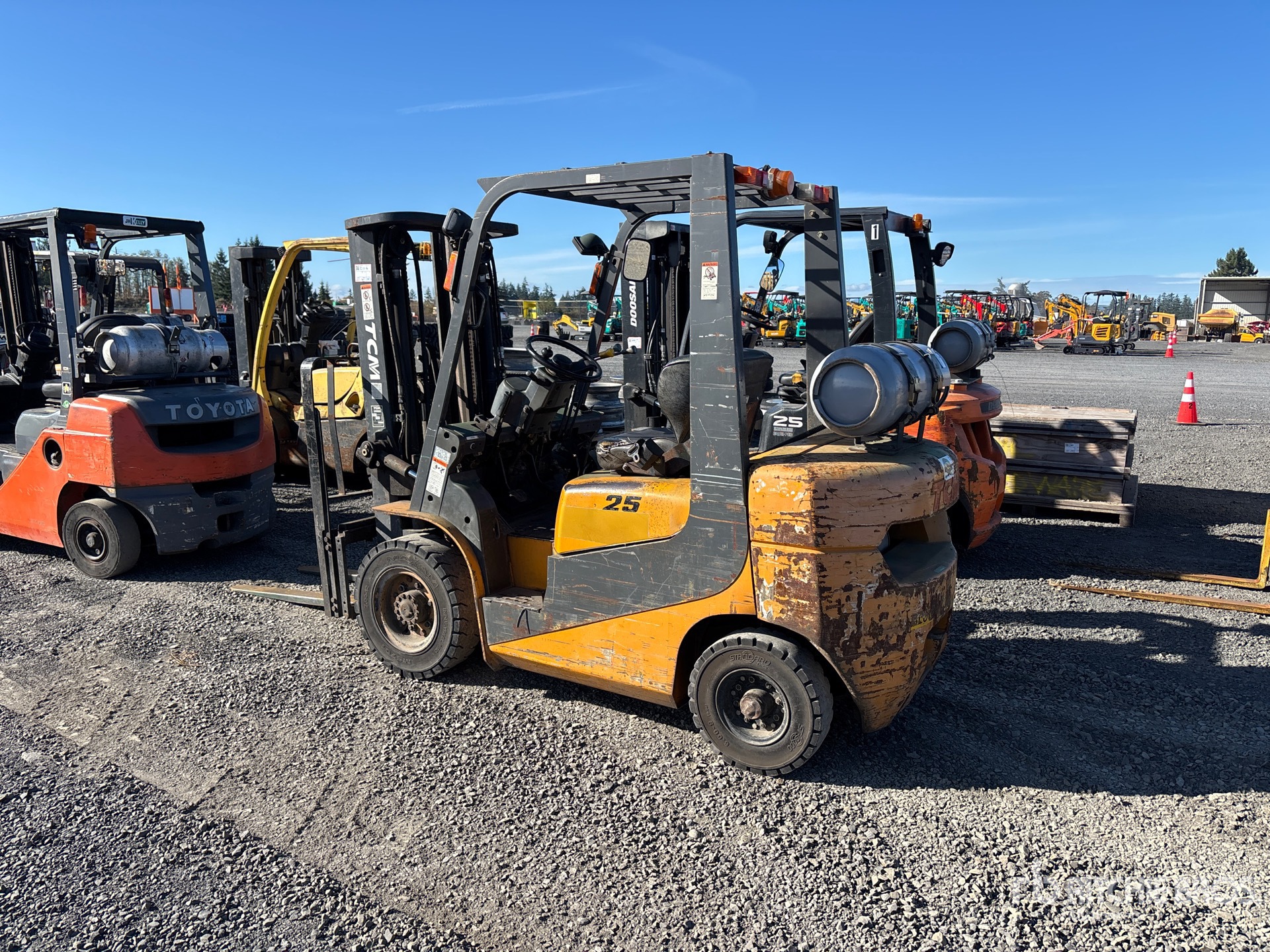 2005 TCM FG25T7L