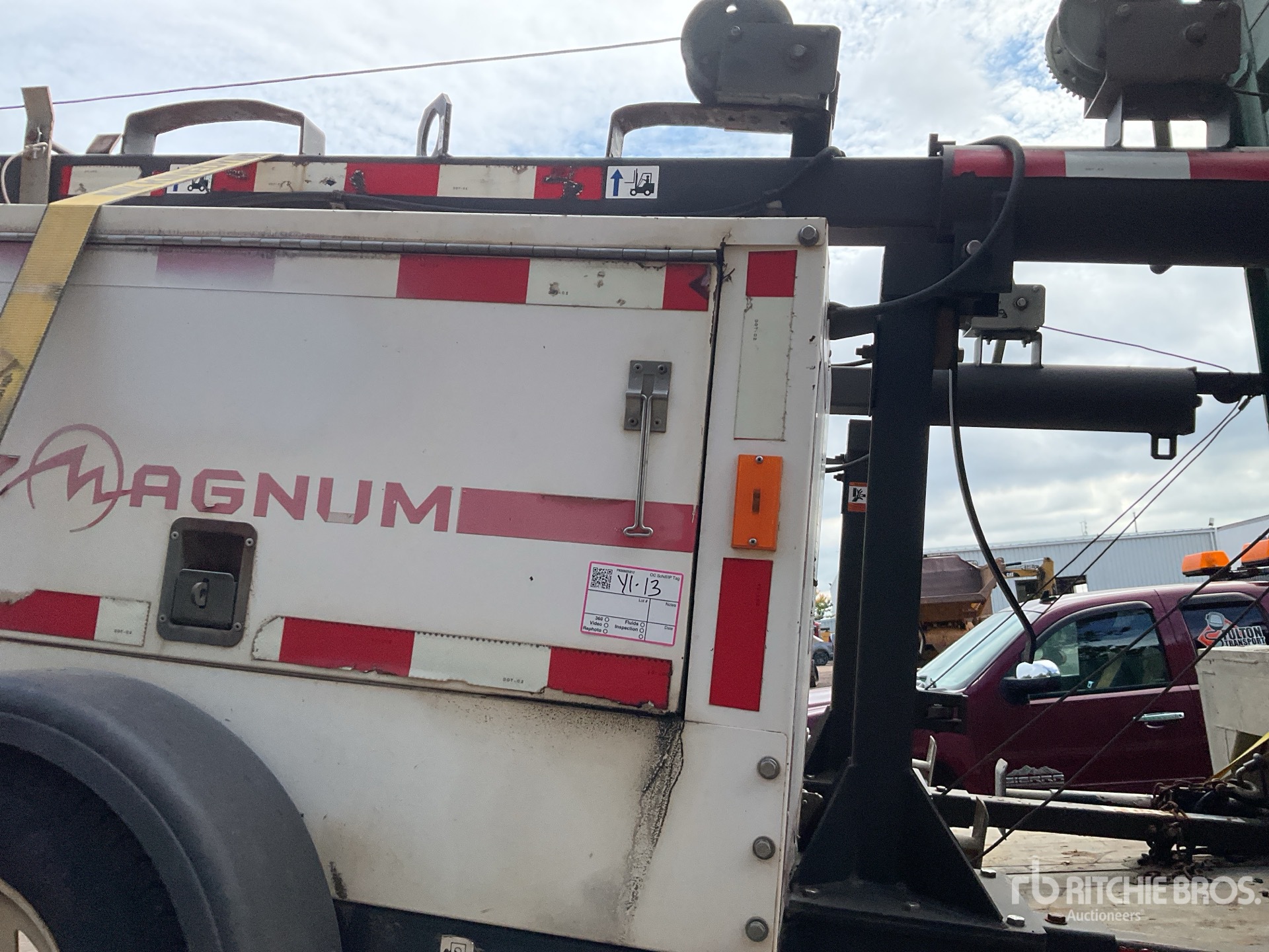 2011 Magnum 3060M-MH